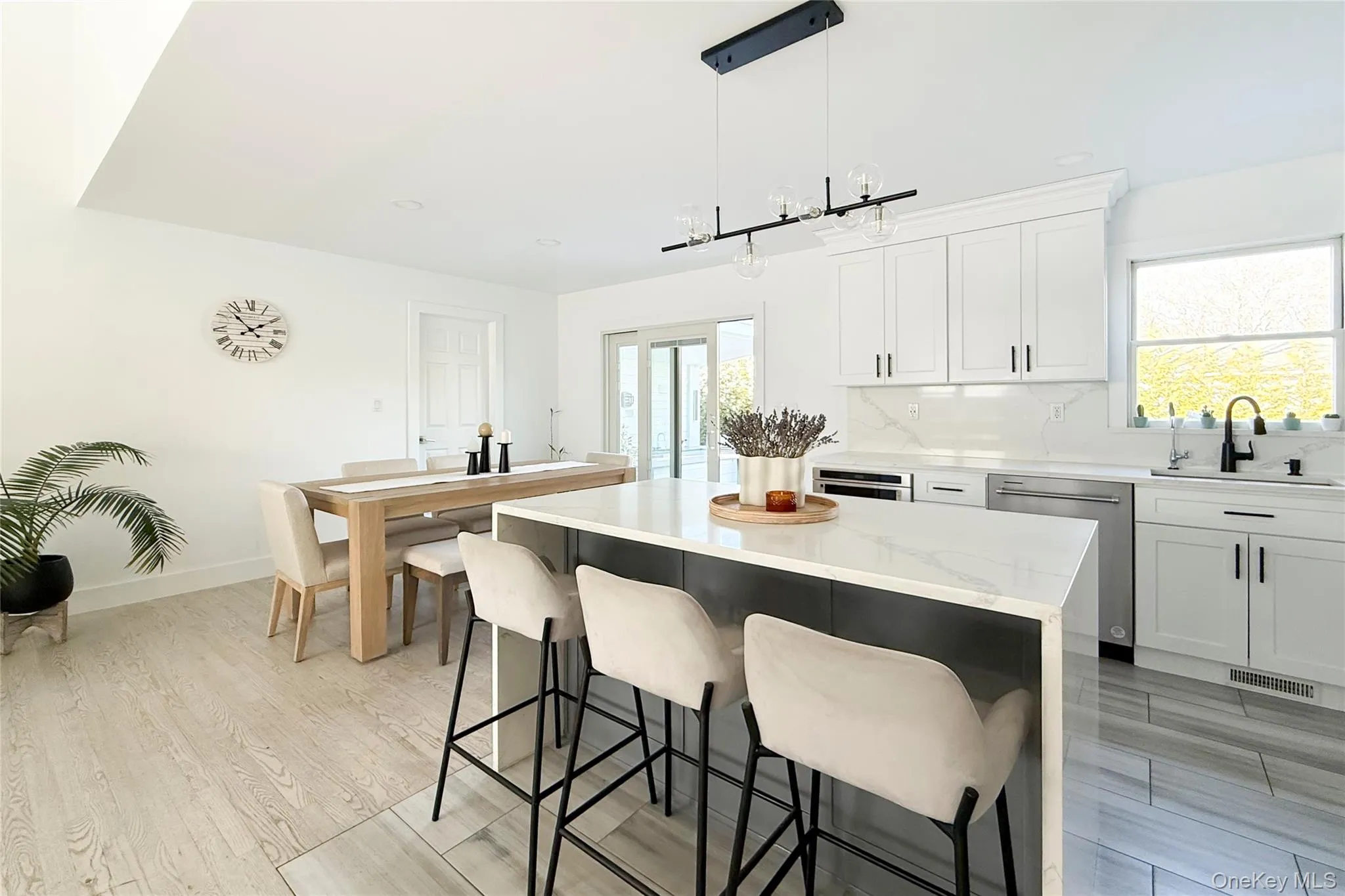 121 Ponquogue Avenue, Southampton, NY, 3 Bedrooms Bedrooms, 8 Rooms Rooms,3 BathroomsBathrooms,Residential Lease,For Rent,Ponquogue,0,960586 121 Ponquogue Avenue, Southampton, NY, 3 Bedrooms Bedrooms, 8 Rooms Rooms,3 BathroomsBathrooms,Residential Lease,For Rent,Ponquogue,0,960586