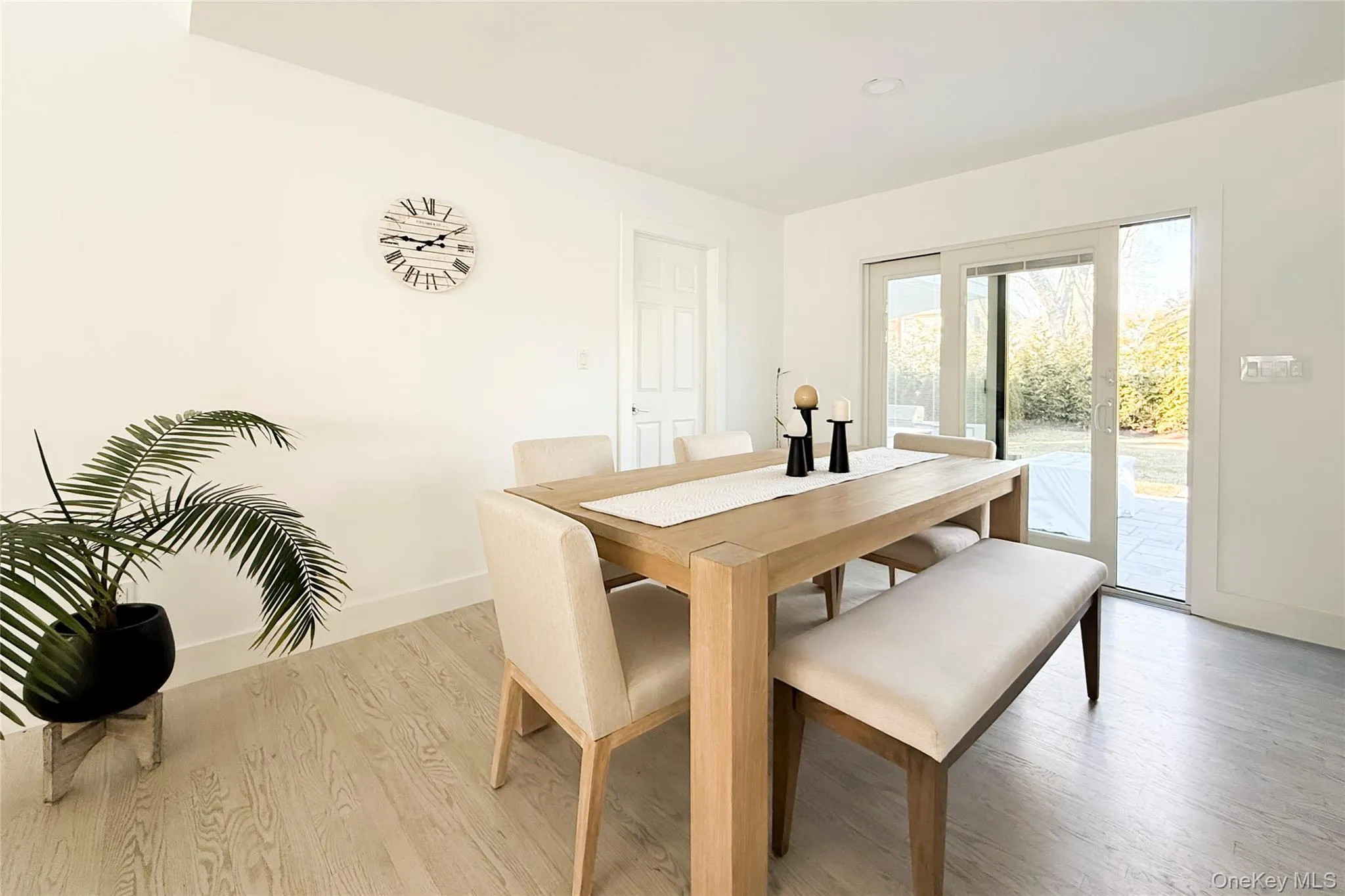 121 Ponquogue Avenue, Southampton, NY, 3 Bedrooms Bedrooms, 8 Rooms Rooms,3 BathroomsBathrooms,Residential Lease,For Rent,Ponquogue,0,960586 121 Ponquogue Avenue, Southampton, NY, 3 Bedrooms Bedrooms, 8 Rooms Rooms,3 BathroomsBathrooms,Residential Lease,For Rent,Ponquogue,0,960586