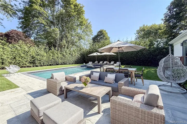 121 Ponquogue Avenue, Southampton, New York 11946
