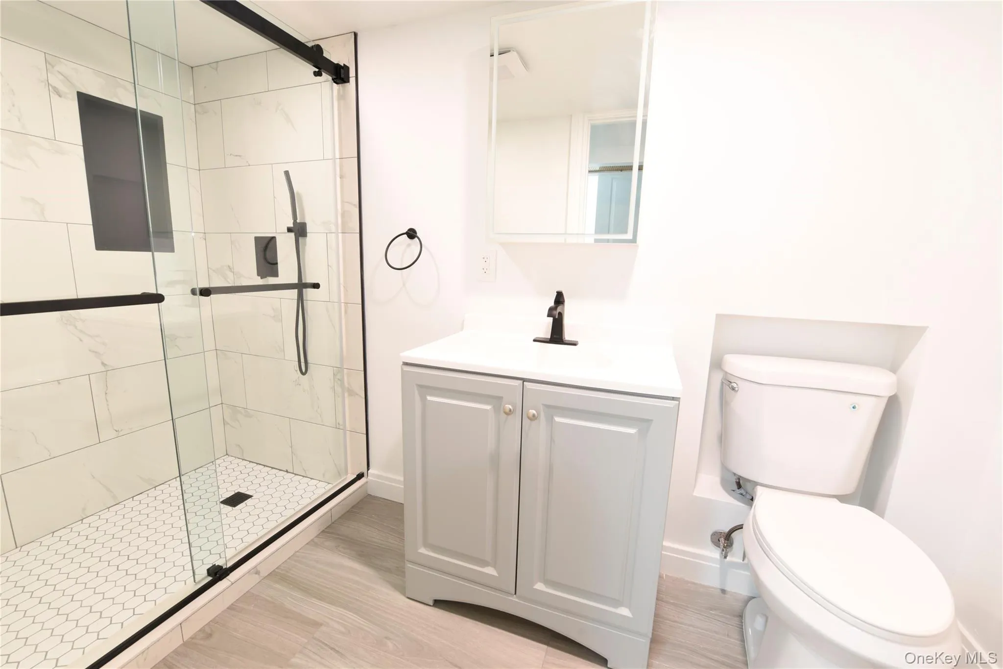144-13 Lux Road, New York, NY, 3 Bedrooms Bedrooms, 6 Rooms Rooms,2 BathroomsBathrooms,Residential,For Rent,Lux,0,960589 144-13 Lux Road, New York, NY, 3 Bedrooms Bedrooms, 6 Rooms Rooms,2 BathroomsBathrooms,Residential,For Rent,Lux,0,960589