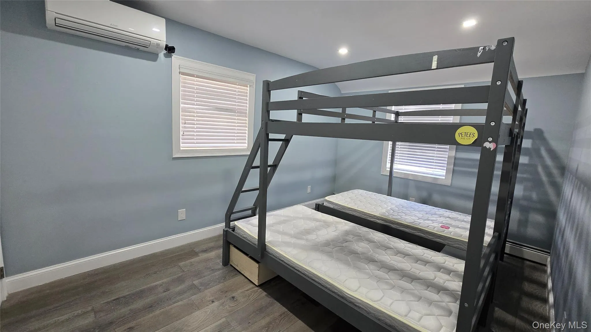 80-06 209th Street, New York, NY, 4 Bedrooms Bedrooms, 6 Rooms Rooms,2 BathroomsBathrooms,Residential Lease,For Rent,209th,0,960594 80-06 209th Street, New York, NY, 4 Bedrooms Bedrooms, 6 Rooms Rooms,2 BathroomsBathrooms,Residential Lease,For Rent,209th,0,960594
