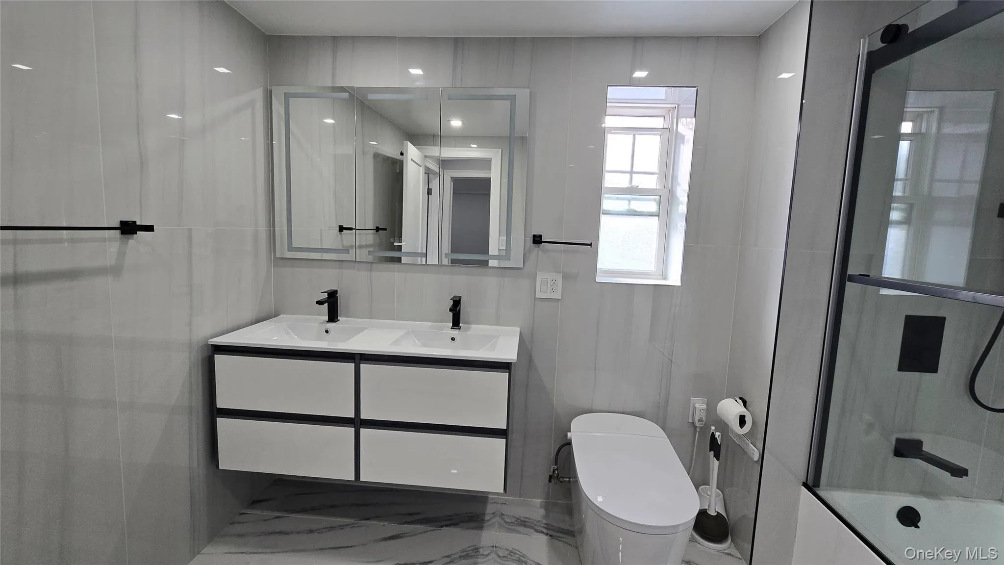 80-06 209th Street, New York, NY, 4 Bedrooms Bedrooms, 6 Rooms Rooms,2 BathroomsBathrooms,Residential Lease,For Rent,209th,0,960594 80-06 209th Street, New York, NY, 4 Bedrooms Bedrooms, 6 Rooms Rooms,2 BathroomsBathrooms,Residential Lease,For Rent,209th,0,960594