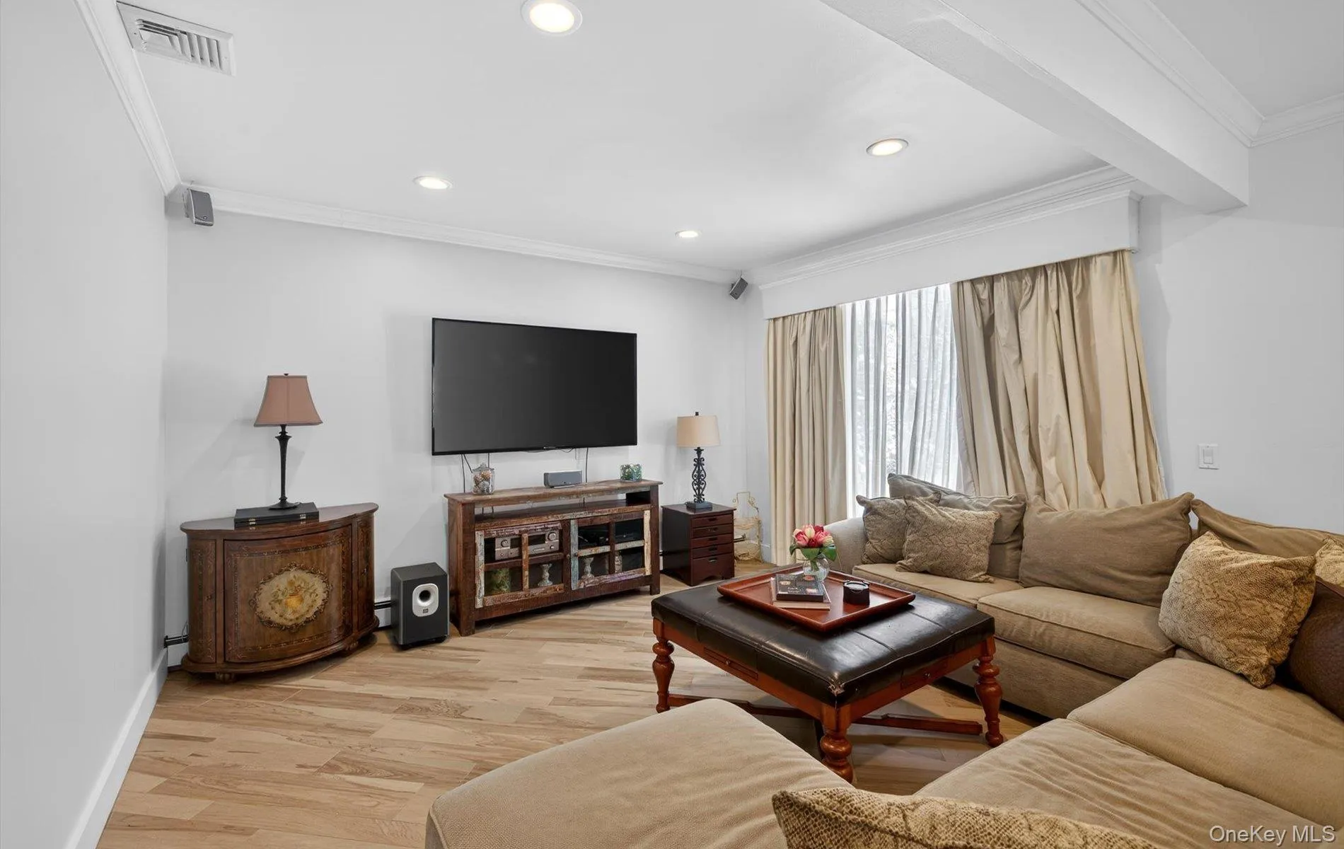 11 Juneau Boulevard, Oyster Bay, NY, 4 Bedrooms Bedrooms, 10 Rooms Rooms,3 BathroomsBathrooms,Residential Lease,For Rent,Juneau,0,960607 11 Juneau Boulevard, Oyster Bay, NY, 4 Bedrooms Bedrooms, 10 Rooms Rooms,3 BathroomsBathrooms,Residential Lease,For Rent,Juneau,0,960607