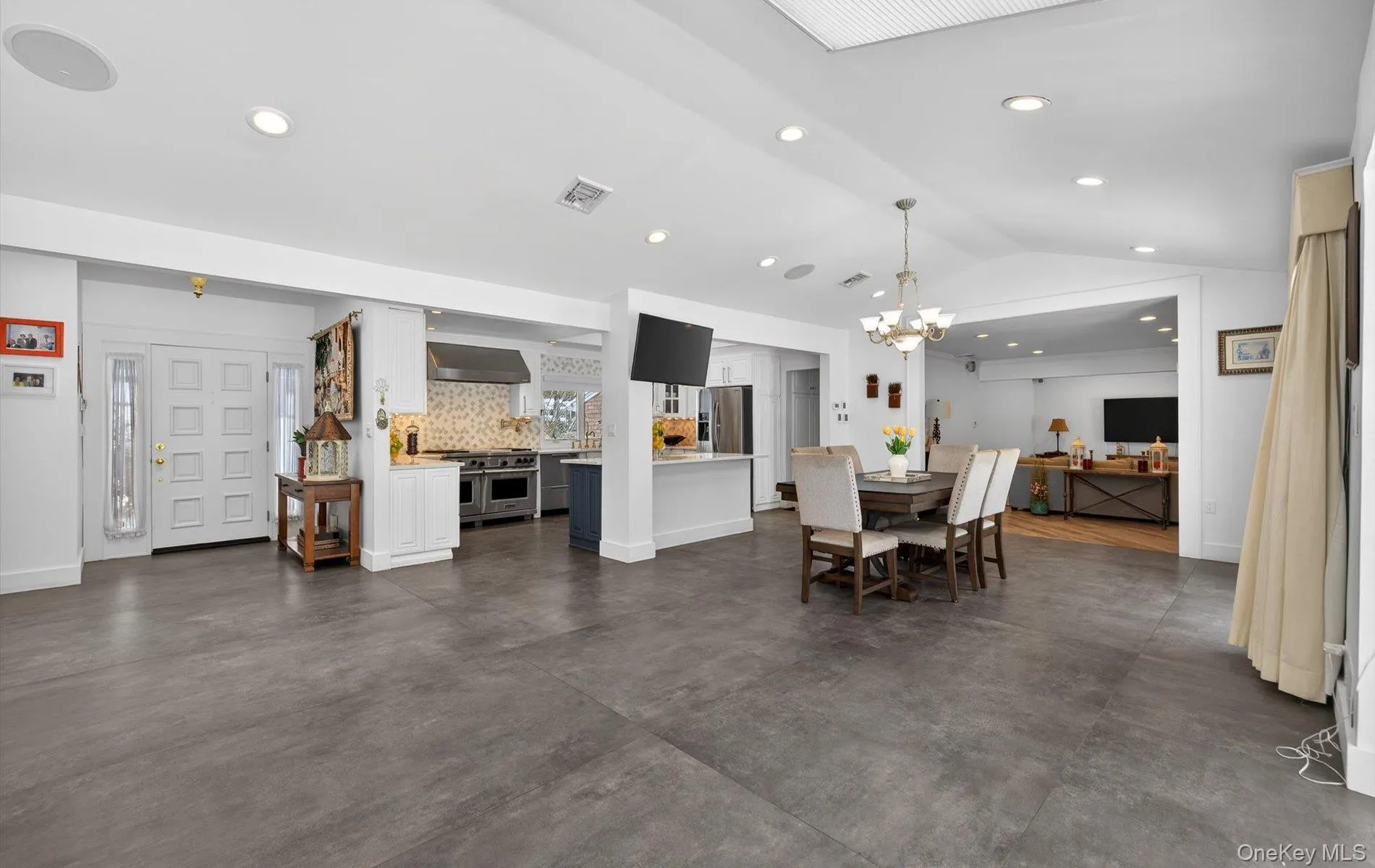 11 Juneau Boulevard, Oyster Bay, NY, 4 Bedrooms Bedrooms, 10 Rooms Rooms,3 BathroomsBathrooms,Residential Lease,For Rent,Juneau,0,960607 11 Juneau Boulevard, Oyster Bay, NY, 4 Bedrooms Bedrooms, 10 Rooms Rooms,3 BathroomsBathrooms,Residential Lease,For Rent,Juneau,0,960607