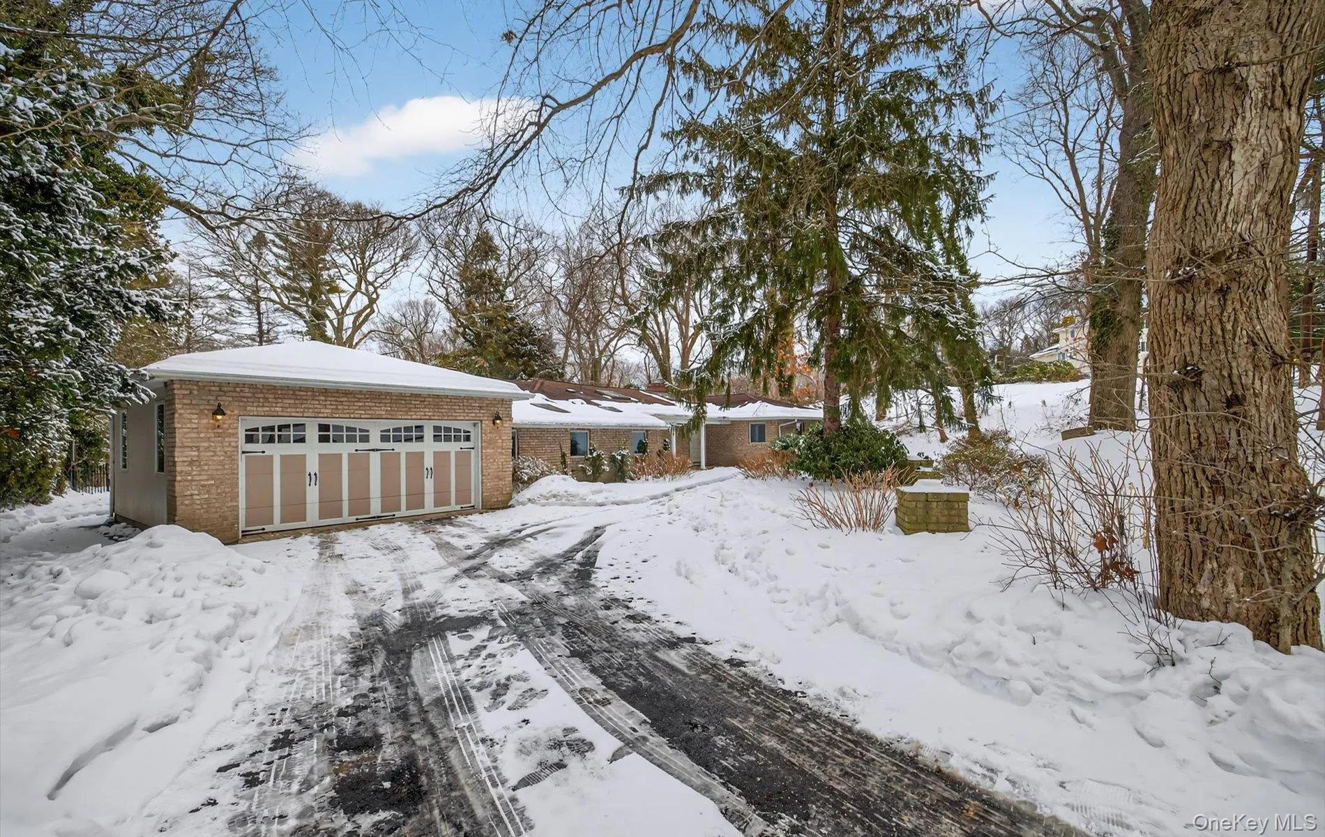 11 Juneau Boulevard, Oyster Bay, NY, 4 Bedrooms Bedrooms, 10 Rooms Rooms,3 BathroomsBathrooms,Residential Lease,For Rent,Juneau,0,960607 11 Juneau Boulevard, Oyster Bay, NY, 4 Bedrooms Bedrooms, 10 Rooms Rooms,3 BathroomsBathrooms,Residential Lease,For Rent,Juneau,0,960607