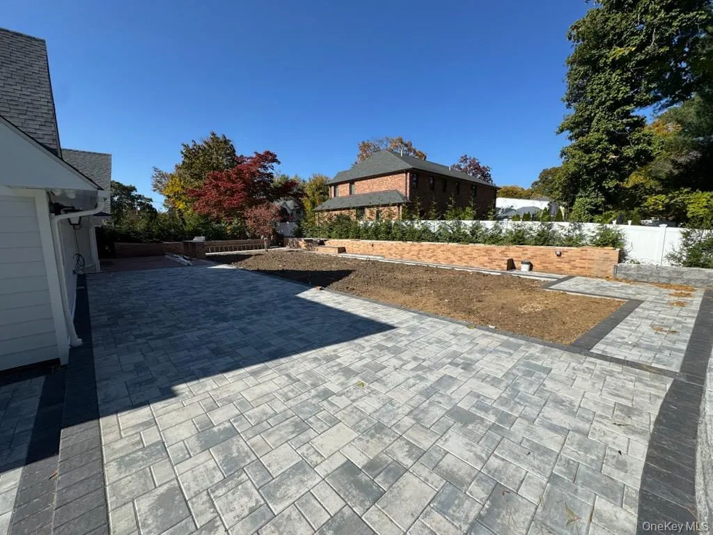 1 Strawberry Lane, North Hempstead, NY, 5 Bedrooms Bedrooms, 9 Rooms Rooms,4 BathroomsBathrooms,Residential,For Rent,Strawberry,0,960616 1 Strawberry Lane, North Hempstead, NY, 5 Bedrooms Bedrooms, 9 Rooms Rooms,4 BathroomsBathrooms,Residential,For Rent,Strawberry,0,960616