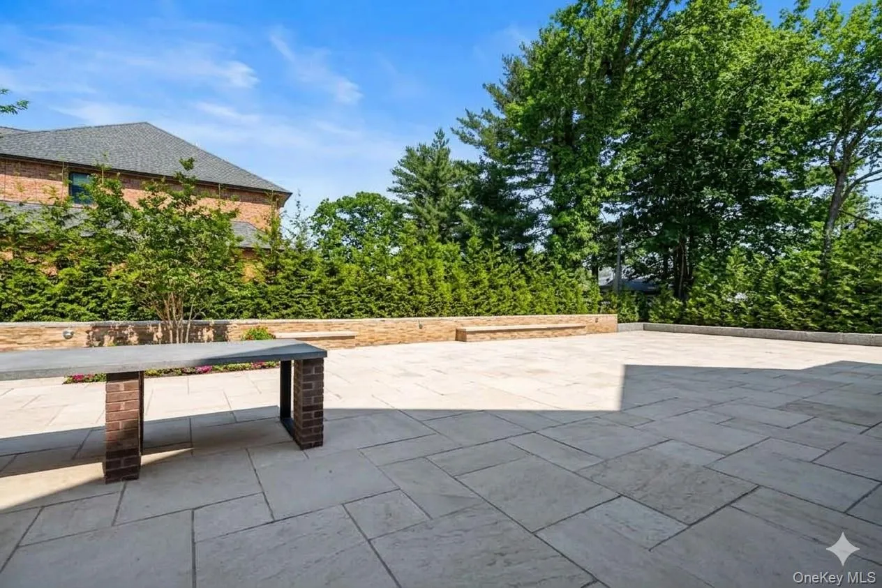 1 Strawberry Lane, North Hempstead, NY, 5 Bedrooms Bedrooms, 9 Rooms Rooms,4 BathroomsBathrooms,Residential,For Rent,Strawberry,0,960616 1 Strawberry Lane, North Hempstead, NY, 5 Bedrooms Bedrooms, 9 Rooms Rooms,4 BathroomsBathrooms,Residential,For Rent,Strawberry,0,960616