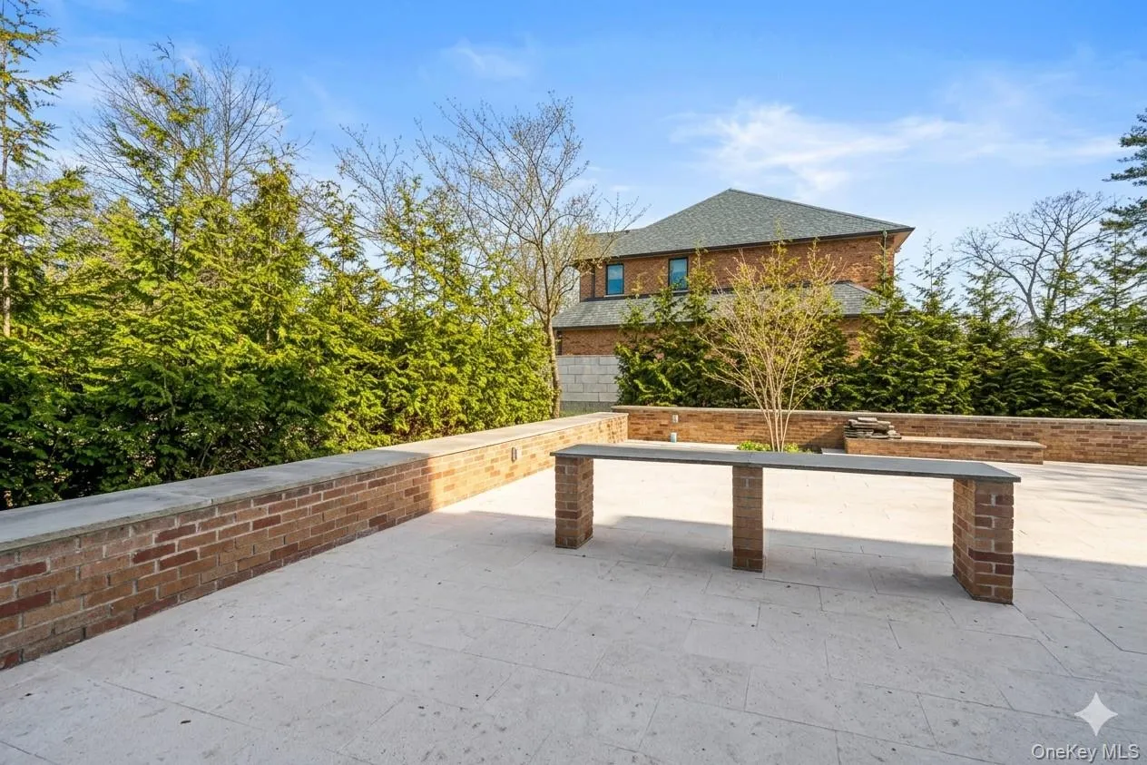1 Strawberry Lane, North Hempstead, NY, 5 Bedrooms Bedrooms, 9 Rooms Rooms,4 BathroomsBathrooms,Residential,For Rent,Strawberry,0,960616 1 Strawberry Lane, North Hempstead, NY, 5 Bedrooms Bedrooms, 9 Rooms Rooms,4 BathroomsBathrooms,Residential,For Rent,Strawberry,0,960616