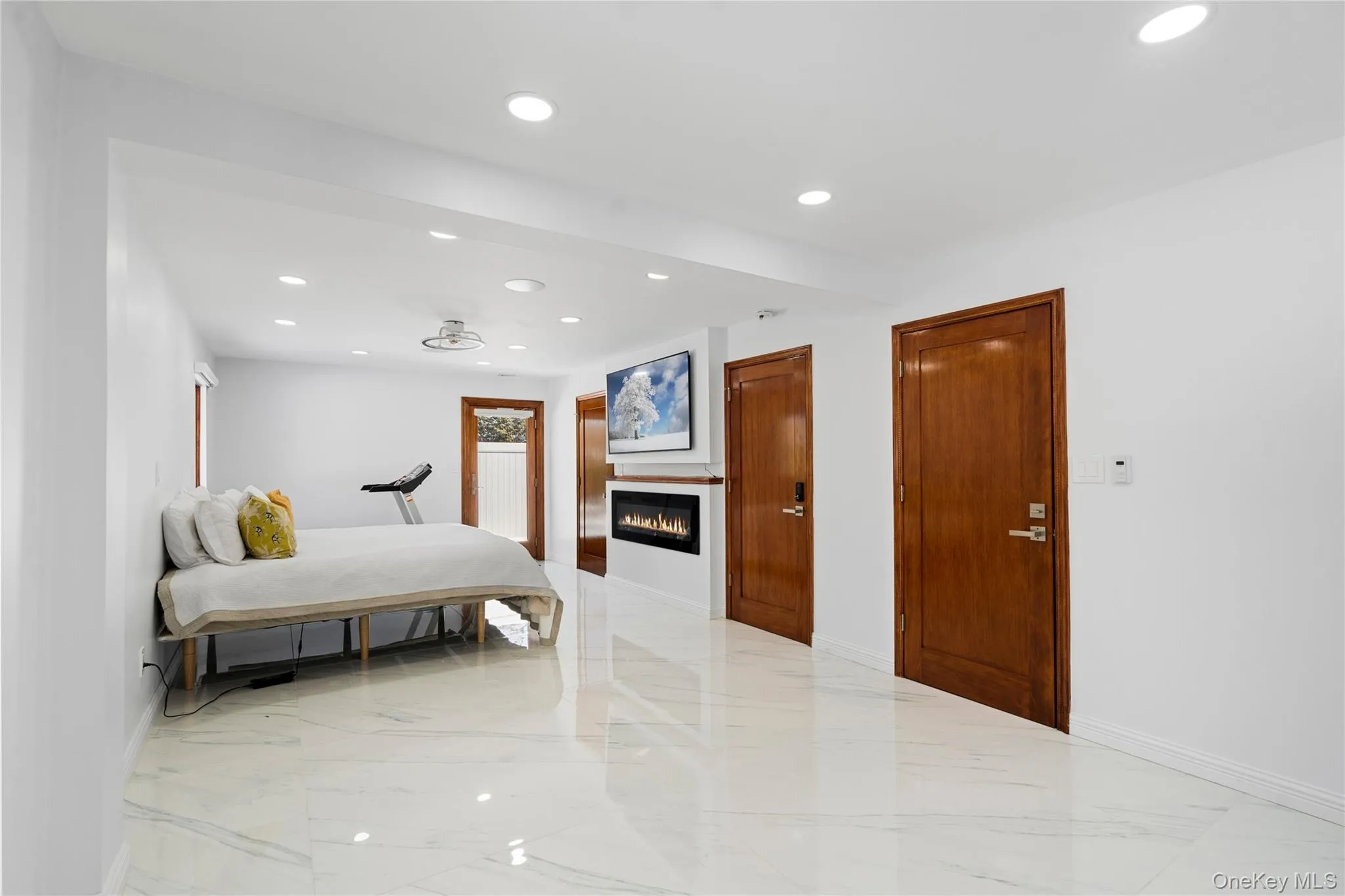 1 Strawberry Lane, North Hempstead, NY, 5 Bedrooms Bedrooms, 9 Rooms Rooms,4 BathroomsBathrooms,Residential,For Rent,Strawberry,0,960616 1 Strawberry Lane, North Hempstead, NY, 5 Bedrooms Bedrooms, 9 Rooms Rooms,4 BathroomsBathrooms,Residential,For Rent,Strawberry,0,960616
