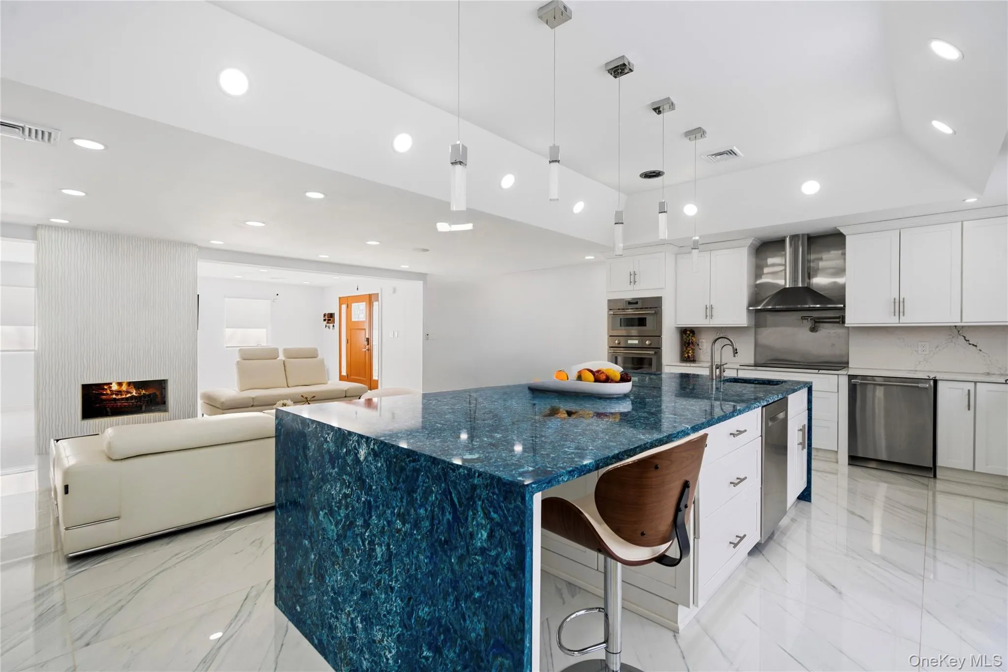 1 Strawberry Lane, North Hempstead, NY, 5 Bedrooms Bedrooms, 9 Rooms Rooms,4 BathroomsBathrooms,Residential,For Rent,Strawberry,0,960616 1 Strawberry Lane, North Hempstead, NY, 5 Bedrooms Bedrooms, 9 Rooms Rooms,4 BathroomsBathrooms,Residential,For Rent,Strawberry,0,960616