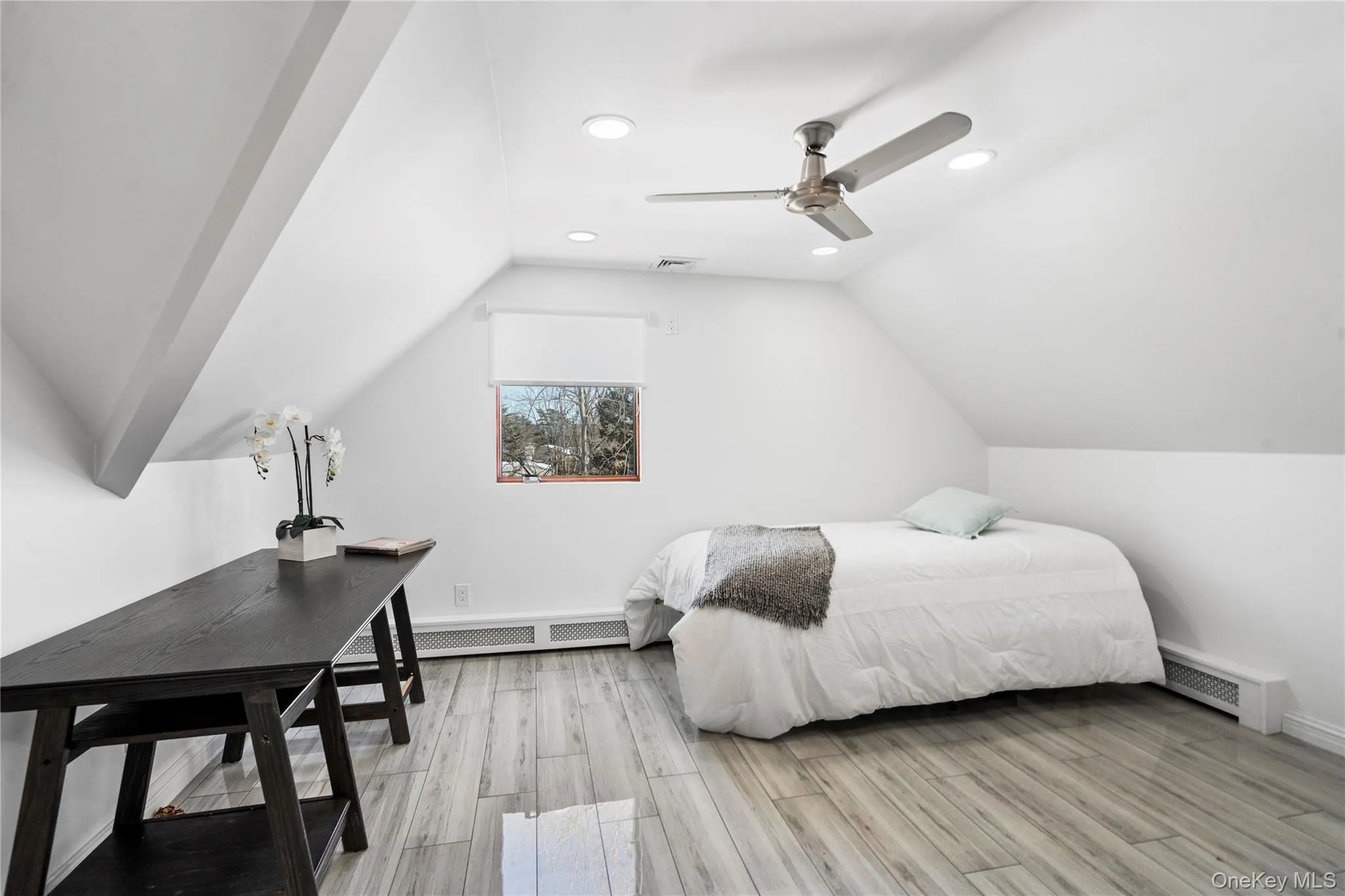 1 Strawberry Lane, North Hempstead, NY, 5 Bedrooms Bedrooms, 9 Rooms Rooms,4 BathroomsBathrooms,Residential,For Rent,Strawberry,0,960616 1 Strawberry Lane, North Hempstead, NY, 5 Bedrooms Bedrooms, 9 Rooms Rooms,4 BathroomsBathrooms,Residential,For Rent,Strawberry,0,960616