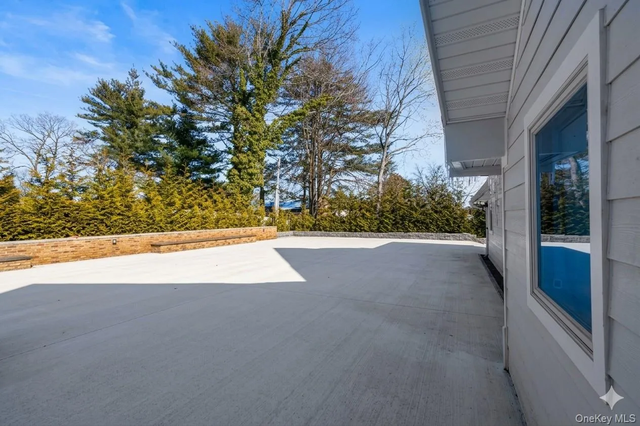 1 Strawberry Lane, North Hempstead, NY, 5 Bedrooms Bedrooms, 9 Rooms Rooms,4 BathroomsBathrooms,Residential,For Rent,Strawberry,0,960616 1 Strawberry Lane, North Hempstead, NY, 5 Bedrooms Bedrooms, 9 Rooms Rooms,4 BathroomsBathrooms,Residential,For Rent,Strawberry,0,960616