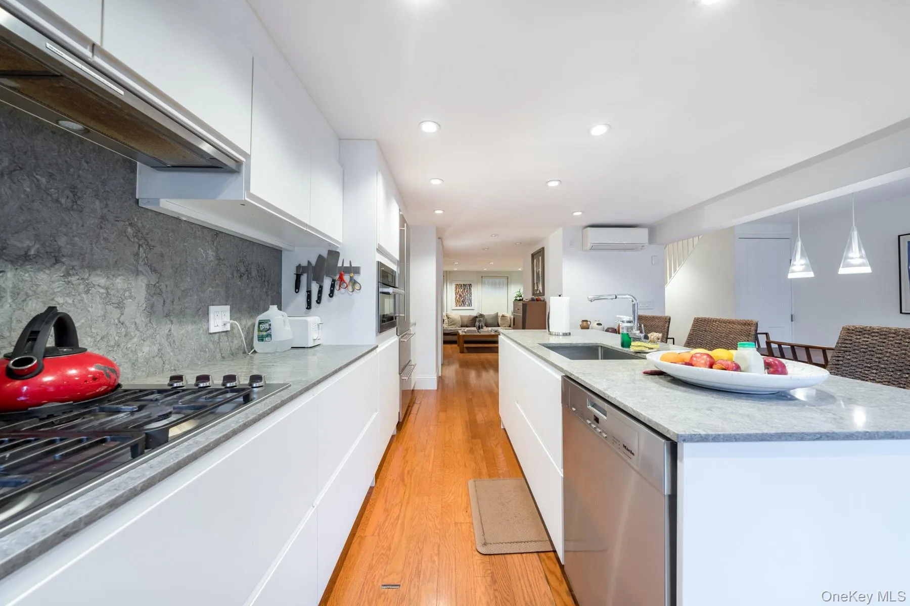 17 East 128th Street, New York, NY, 4 Bedrooms Bedrooms, 9 Rooms Rooms,2 BathroomsBathrooms,Residential Sale,For Rent,128th,0,960656 17 East 128th Street, New York, NY, 4 Bedrooms Bedrooms, 9 Rooms Rooms,2 BathroomsBathrooms,Residential Sale,For Rent,128th,0,960656