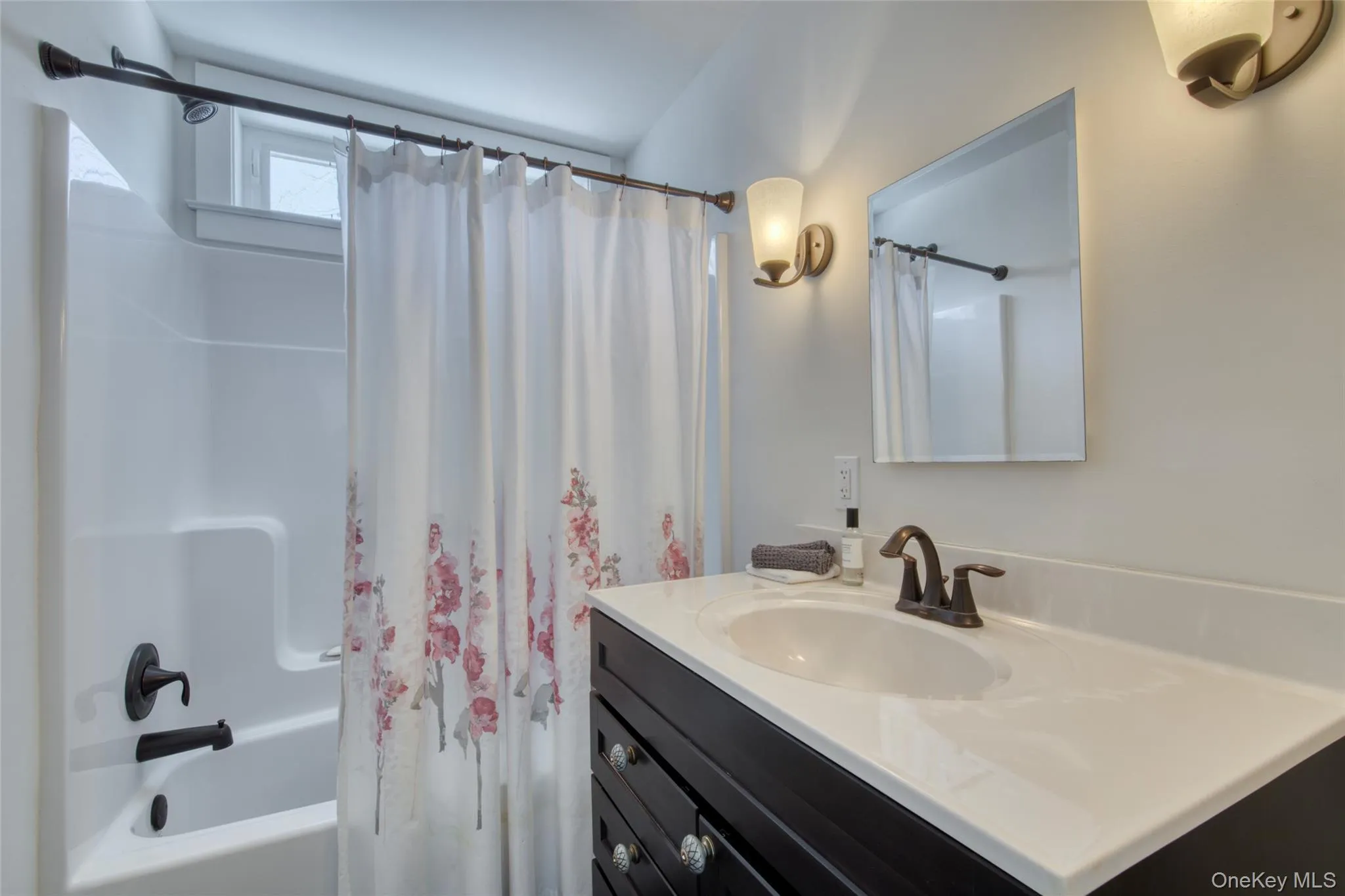 13595 Soundview Avenue, Southold, NY, 4 Bedrooms Bedrooms, 7 Rooms Rooms,2 BathroomsBathrooms,Residential Lease,For Rent,Soundview,0,960667 13595 Soundview Avenue, Southold, NY, 4 Bedrooms Bedrooms, 7 Rooms Rooms,2 BathroomsBathrooms,Residential Lease,For Rent,Soundview,0,960667
