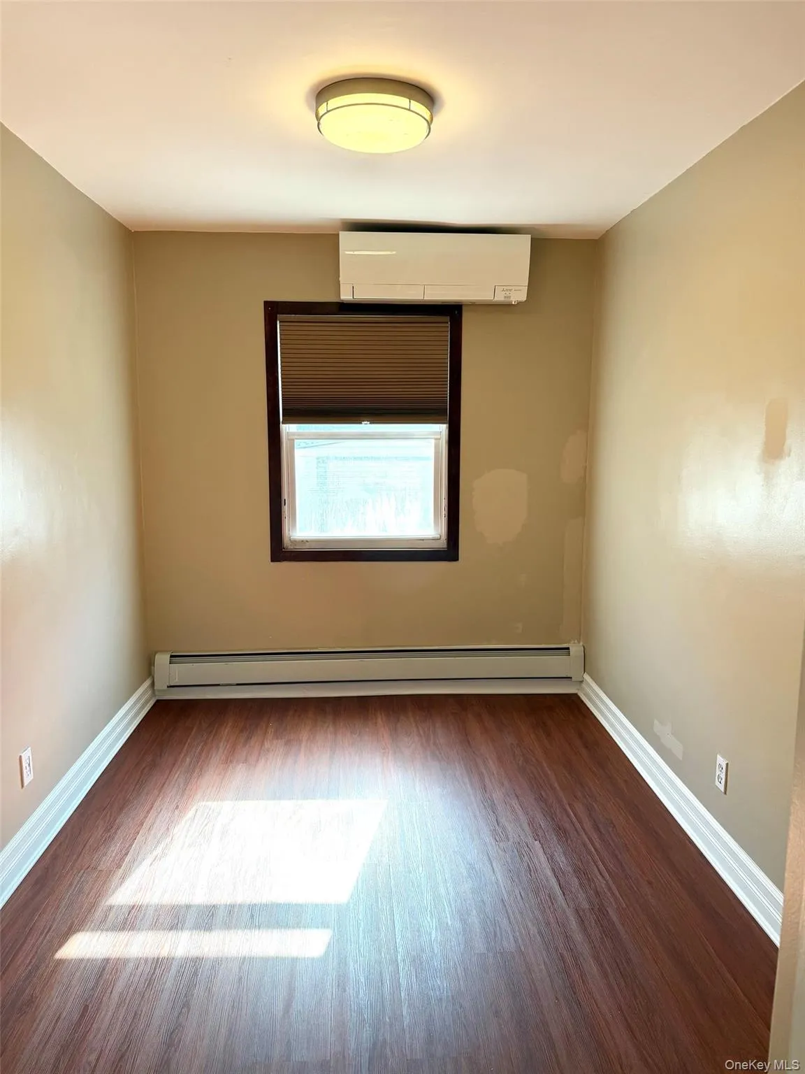 42-47 194TH Street, New York, NY, 2 Bedrooms Bedrooms, 4 Rooms Rooms,1 BathroomBathrooms,Residential Lease,For Rent,194TH,0,960675 42-47 194TH Street, New York, NY, 2 Bedrooms Bedrooms, 4 Rooms Rooms,1 BathroomBathrooms,Residential Lease,For Rent,194TH,0,960675