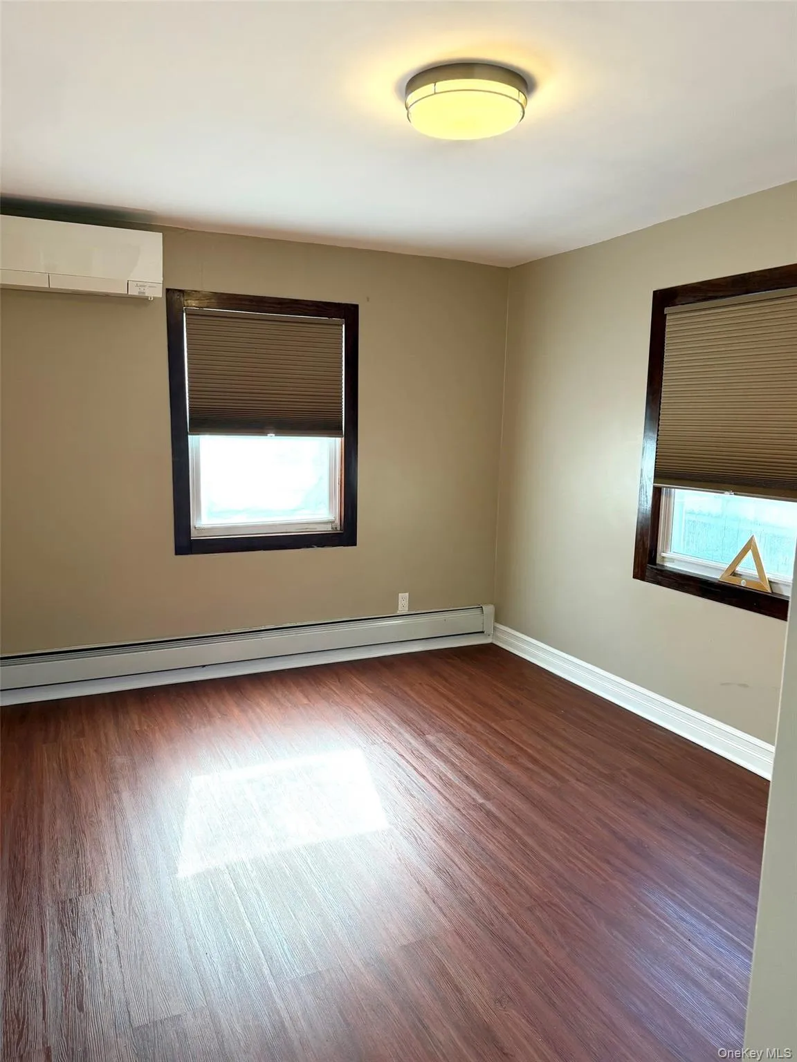42-47 194TH Street, New York, NY, 2 Bedrooms Bedrooms, 4 Rooms Rooms,1 BathroomBathrooms,Residential Lease,For Rent,194TH,0,960675 42-47 194TH Street, New York, NY, 2 Bedrooms Bedrooms, 4 Rooms Rooms,1 BathroomBathrooms,Residential Lease,For Rent,194TH,0,960675