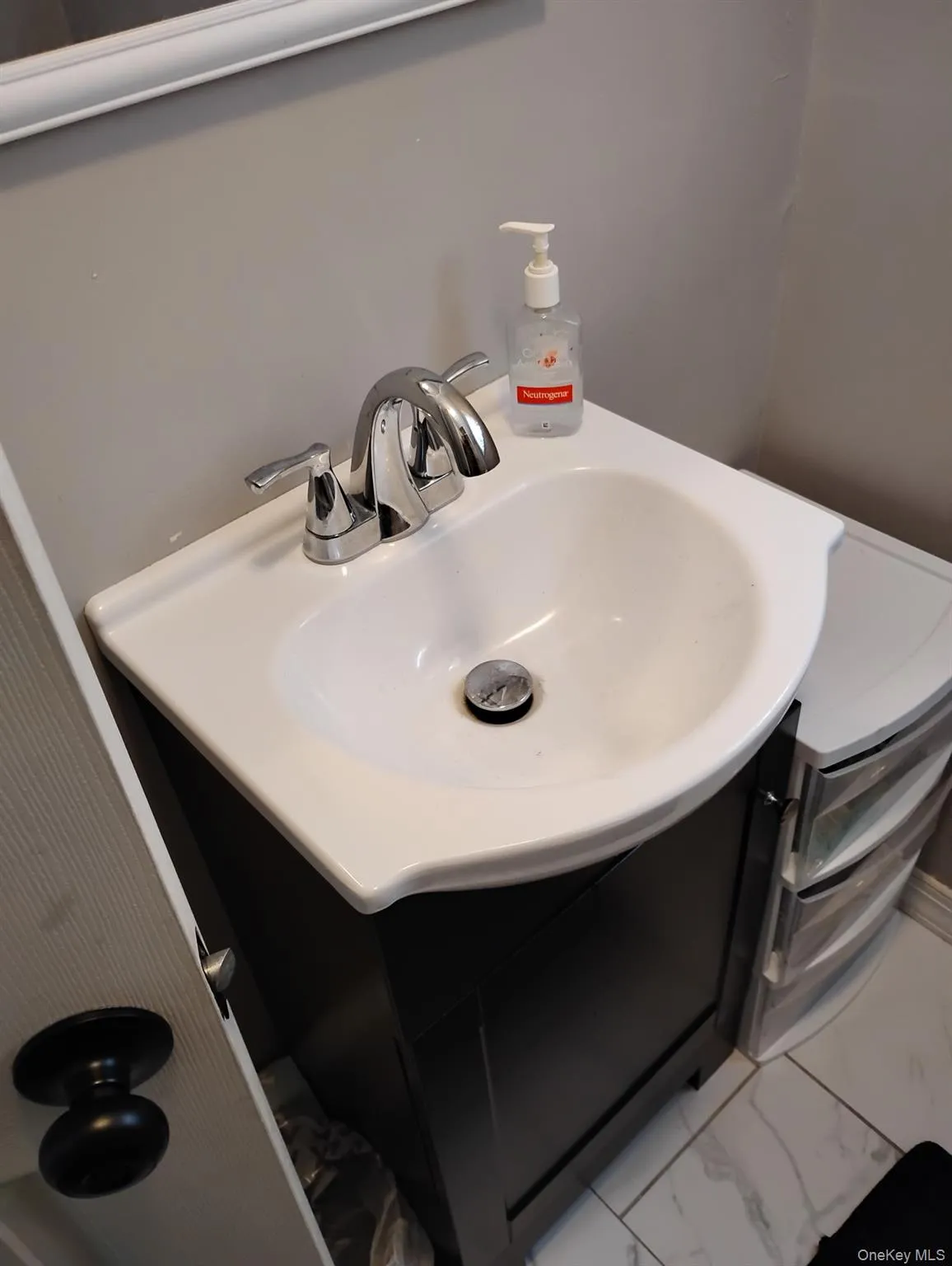 60 Bay Avenue, Brookhaven, NY, 1 Bedroom Bedrooms, 4 Rooms Rooms,1 BathroomBathrooms,Residential Lease,For Rent,Bay,0,960710 60 Bay Avenue, Brookhaven, NY, 1 Bedroom Bedrooms, 4 Rooms Rooms,1 BathroomBathrooms,Residential Lease,For Rent,Bay,0,960710