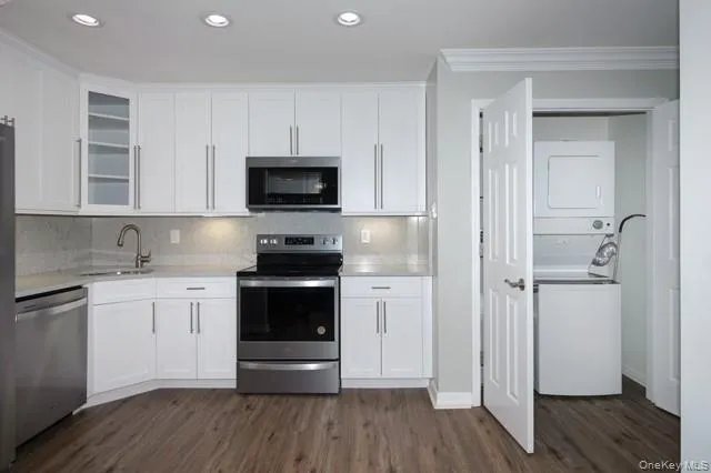 465 New Highway, Babylon, NY, 1 Bedroom Bedrooms, 4 Rooms Rooms,1 BathroomBathrooms,Residential Lease,For Rent,New,0,960717 465 New Highway, Babylon, NY, 1 Bedroom Bedrooms, 4 Rooms Rooms,1 BathroomBathrooms,Residential Lease,For Rent,New,0,960717