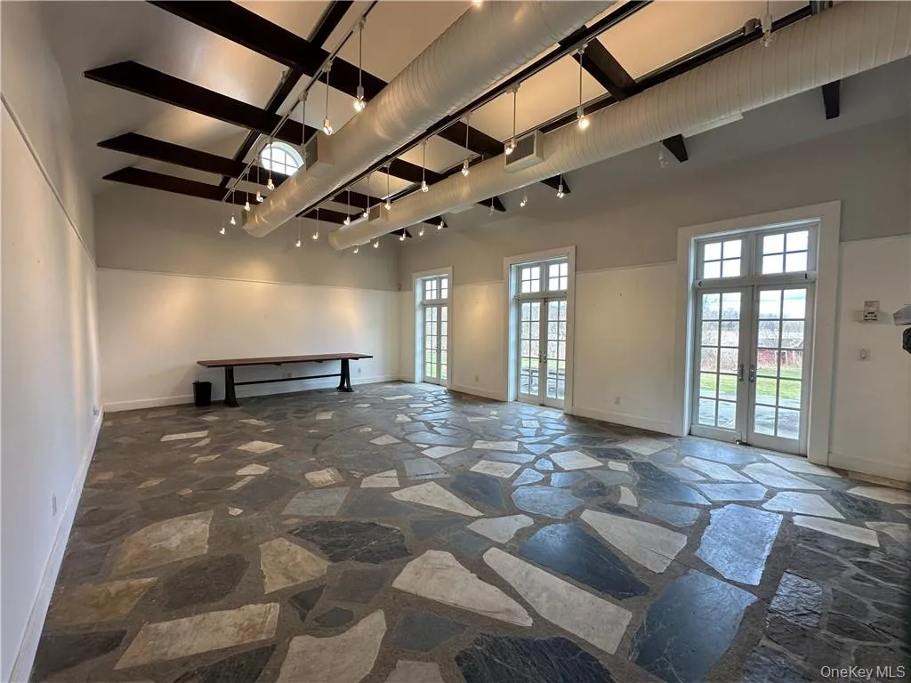 Wall of windows Wall of windows