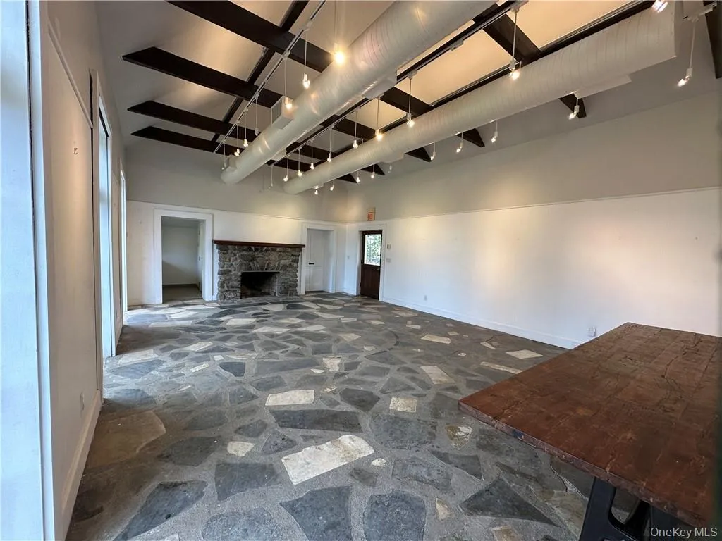 High ceilings High ceilings