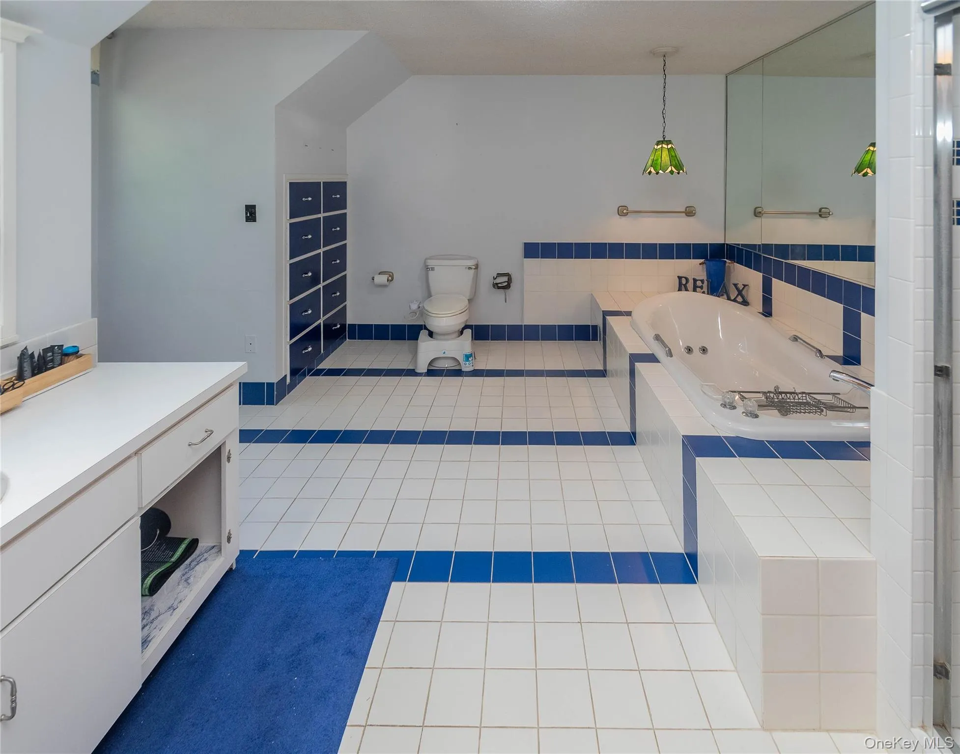 2nd primary ensuite on the second floor 2nd primary ensuite on the second floor