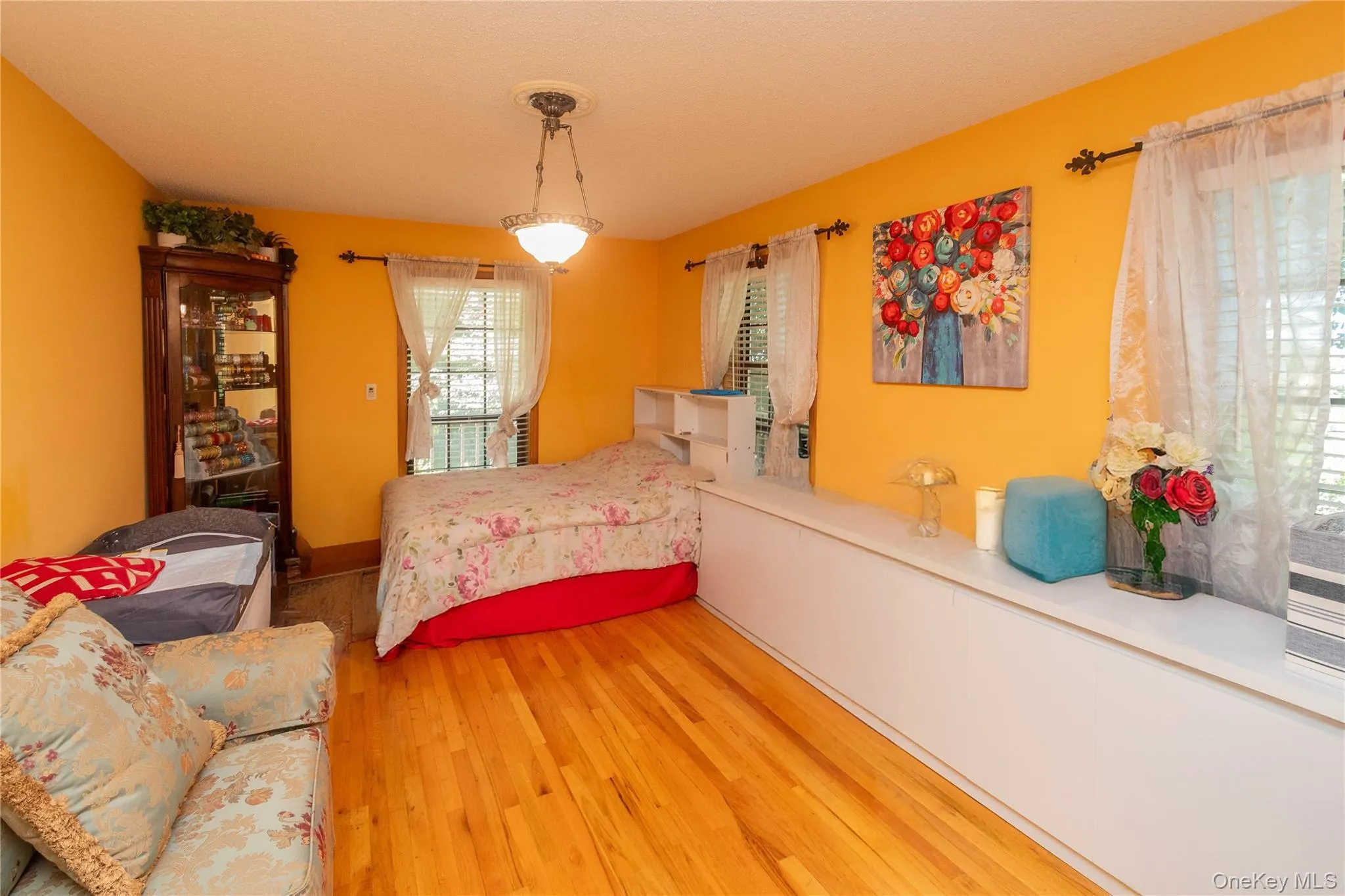 Den/office space - currently being utilized as a bedroom Den/office space - currently being utilized as a bedroom