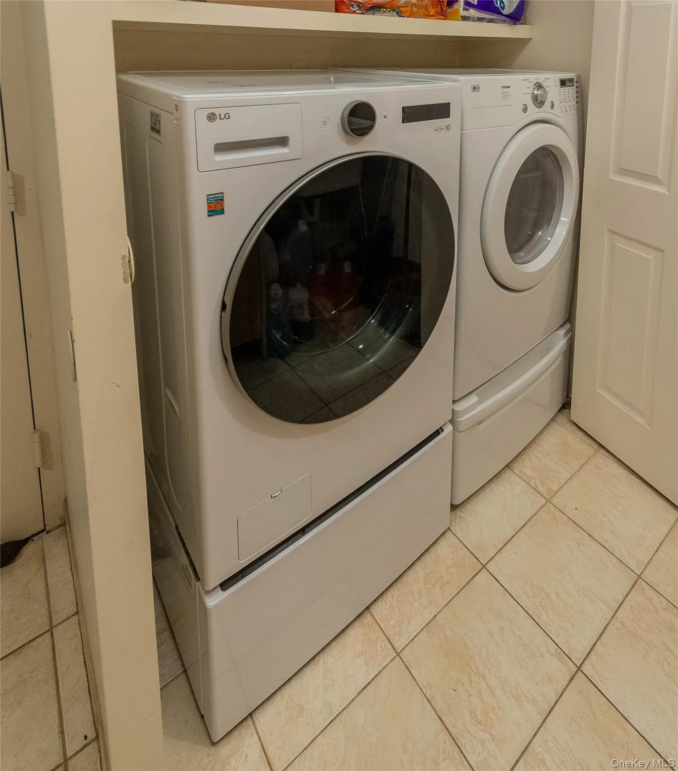 1 Far Horizons Drive, Newburgh (town), NY, 5 Bedrooms Bedrooms, 11 Rooms Rooms,5 BathroomsBathrooms,Residential,For Rent,Far Horizons,0,960761 1 Far Horizons Drive, Newburgh (town), NY, 5 Bedrooms Bedrooms, 11 Rooms Rooms,5 BathroomsBathrooms,Residential,For Rent,Far Horizons,0,960761