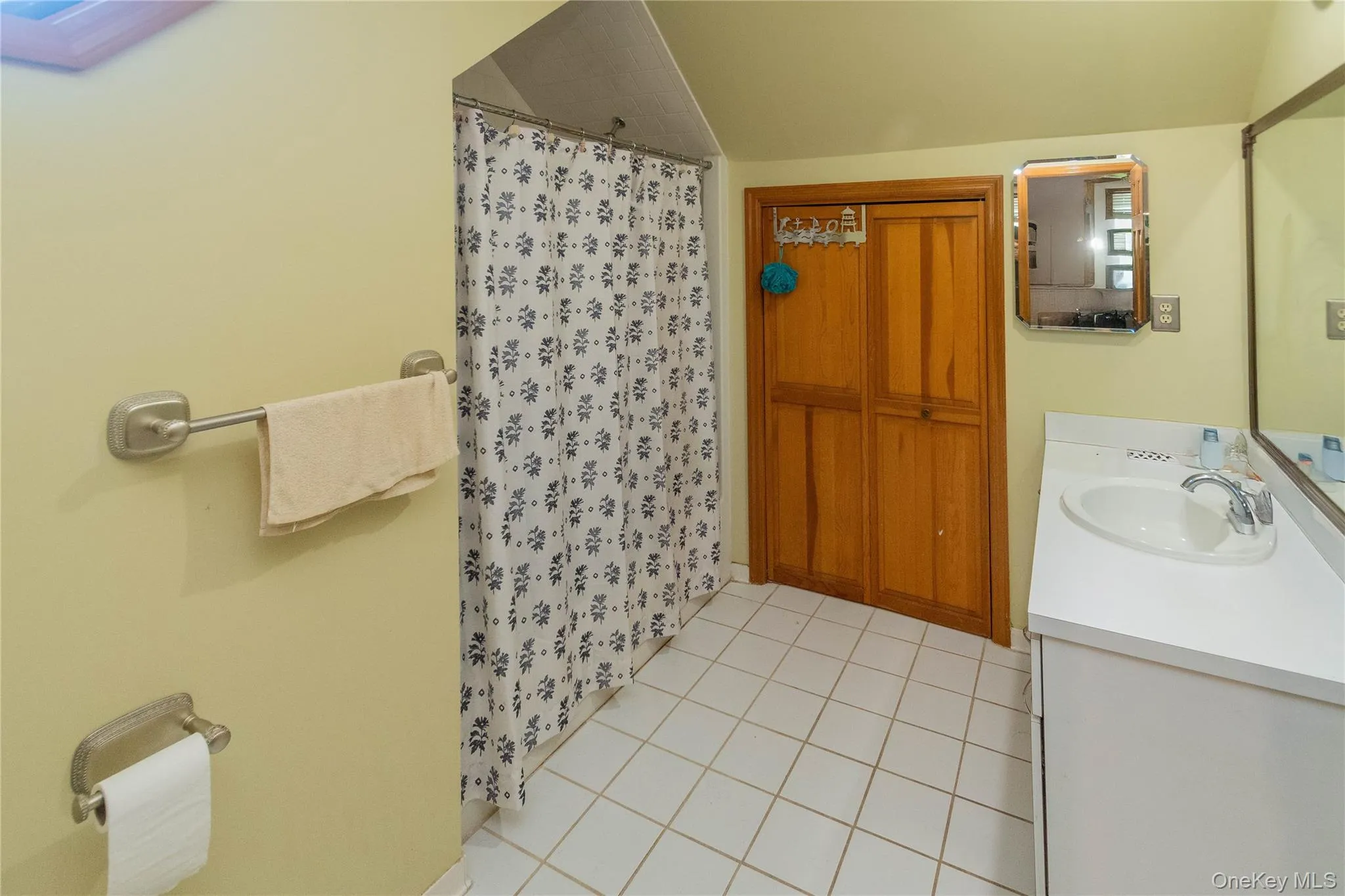 1st primary ensuite on the second floor 1st primary ensuite on the second floor