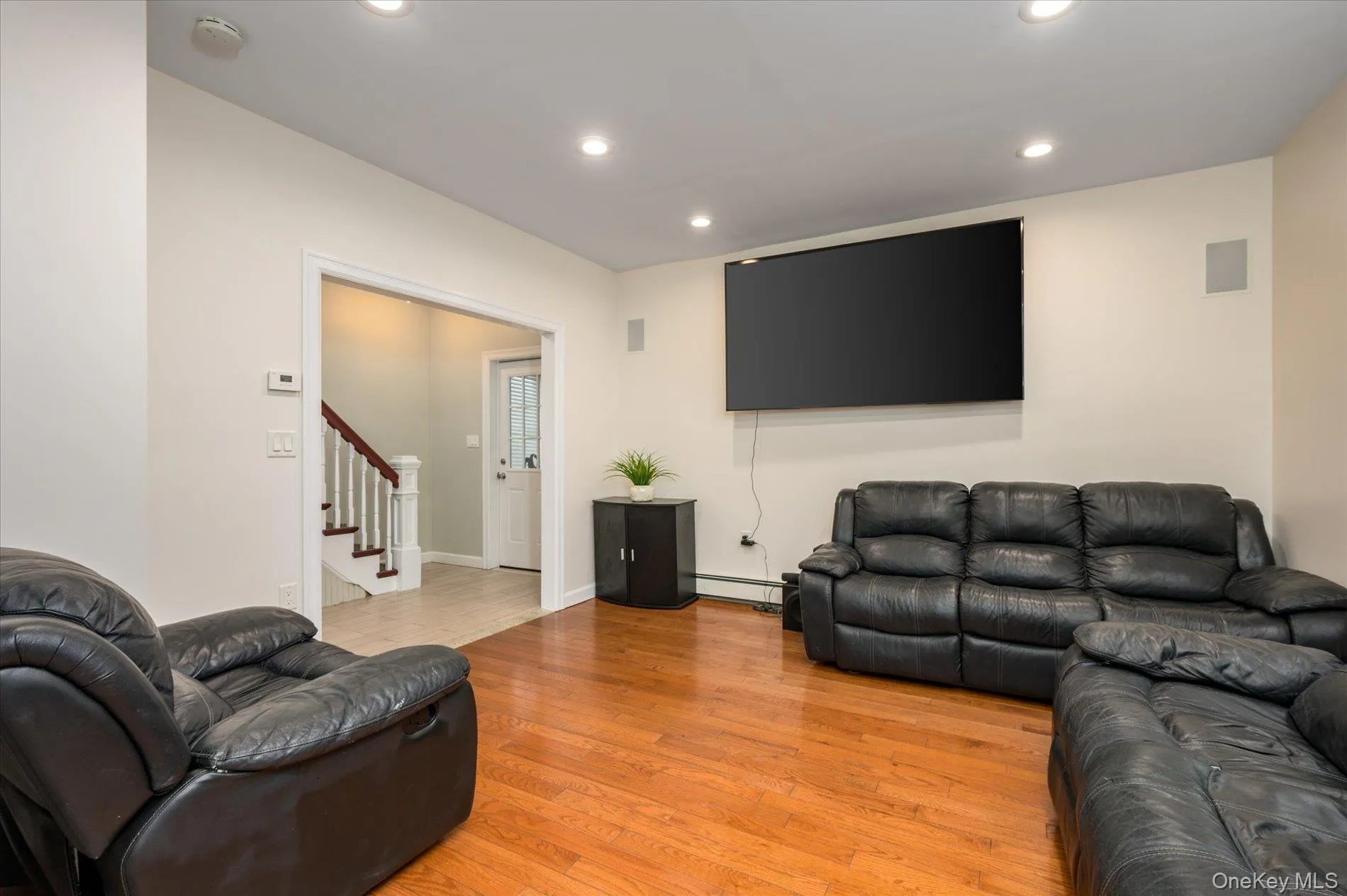 34 Front Street, Oyster Bay, NY, 3 Bedrooms Bedrooms, 8 Rooms Rooms,1 BathroomBathrooms,Residential,For Rent,Front,0,960762 34 Front Street, Oyster Bay, NY, 3 Bedrooms Bedrooms, 8 Rooms Rooms,1 BathroomBathrooms,Residential,For Rent,Front,0,960762