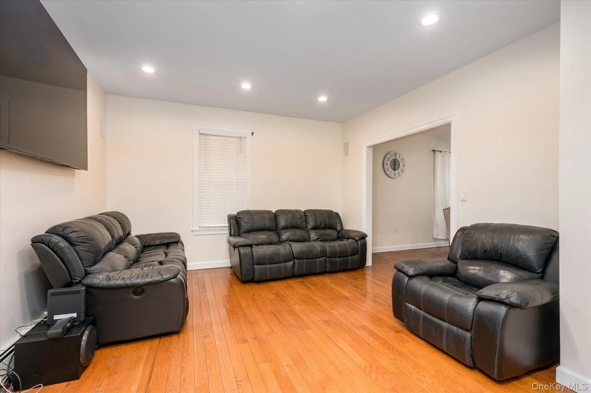 34 Front Street, Oyster Bay, NY, 3 Bedrooms Bedrooms, 8 Rooms Rooms,1 BathroomBathrooms,Residential,For Rent,Front,0,960762 34 Front Street, Oyster Bay, NY, 3 Bedrooms Bedrooms, 8 Rooms Rooms,1 BathroomBathrooms,Residential,For Rent,Front,0,960762
