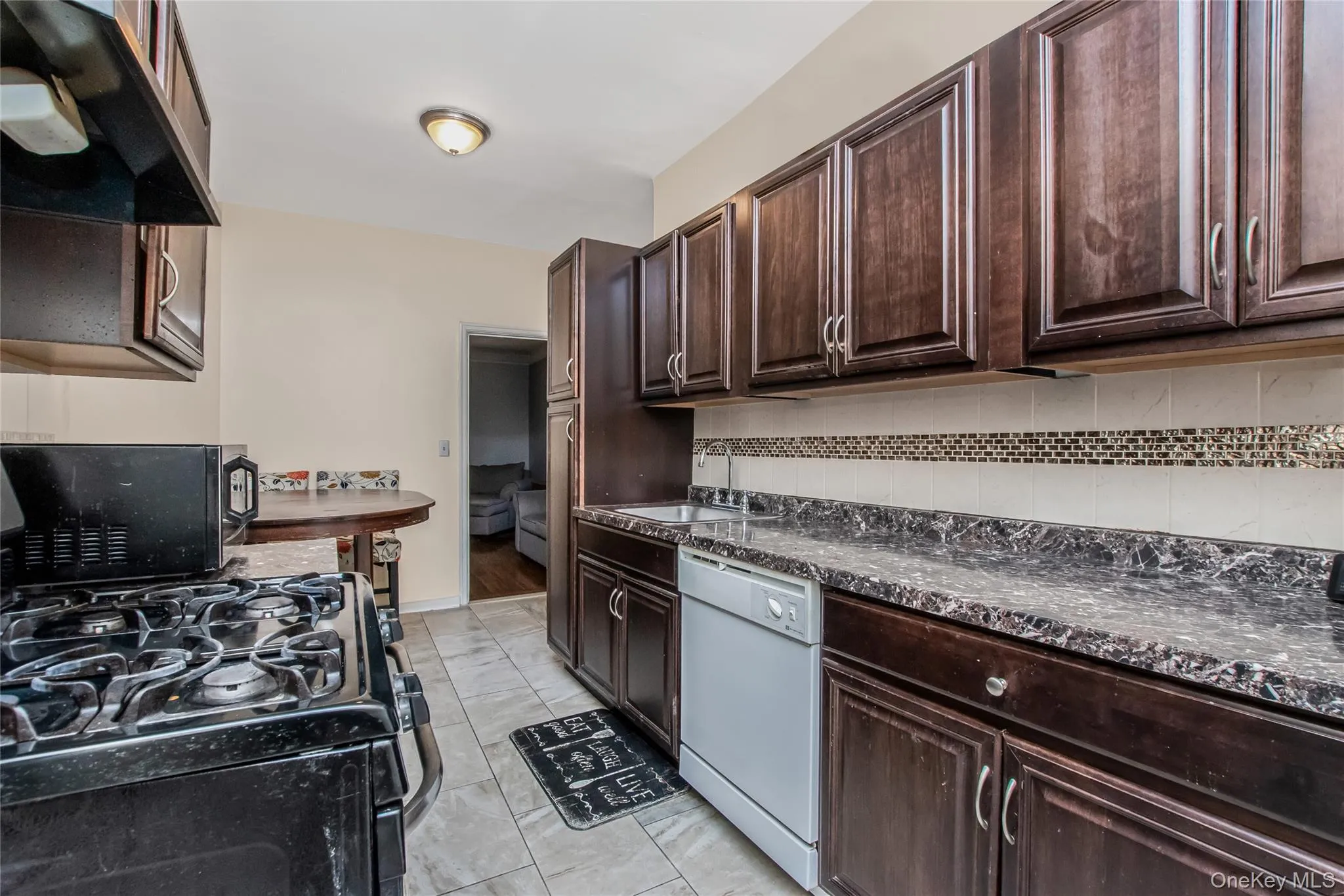 590 E Third Street, Mount Vernon, NY, 1 Bedroom Bedrooms, 3 Rooms Rooms,1 BathroomBathrooms,Residential Sale,For Rent,E Third,0,960773 590 E Third Street, Mount Vernon, NY, 1 Bedroom Bedrooms, 3 Rooms Rooms,1 BathroomBathrooms,Residential Sale,For Rent,E Third,0,960773