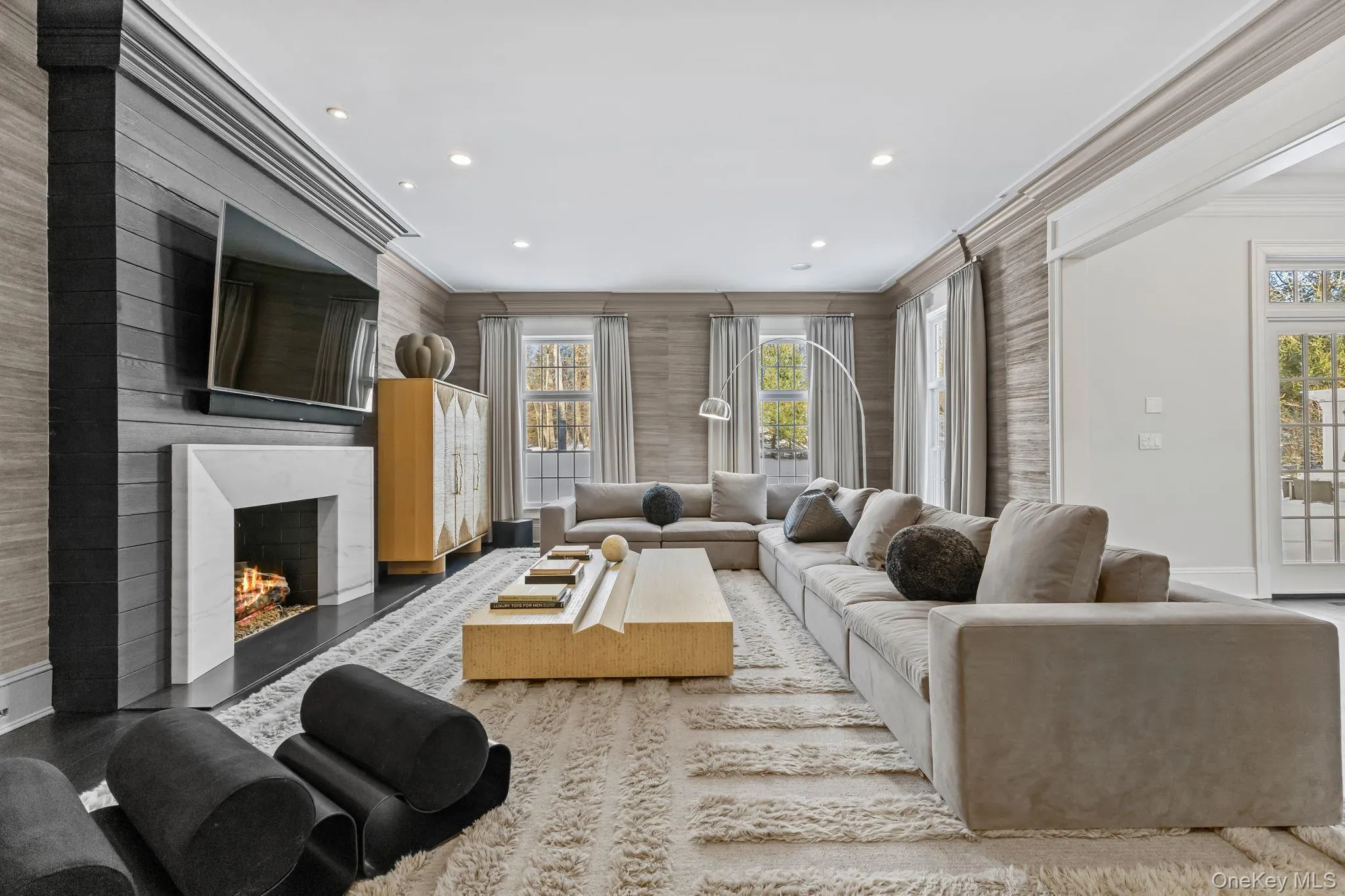 Whether you’re hosting friends to watch the Super Bowl or scrolling through Instagram, this inviting space effortlessly accommodates lively gatherings as well as quiet, heart-to-heart conversations. Whether you’re hosting friends to watch the Super Bowl or scrolling through Instagram, this inviting space effortlessly accommodates lively gatherings as well as quiet, heart-to-heart conversations.