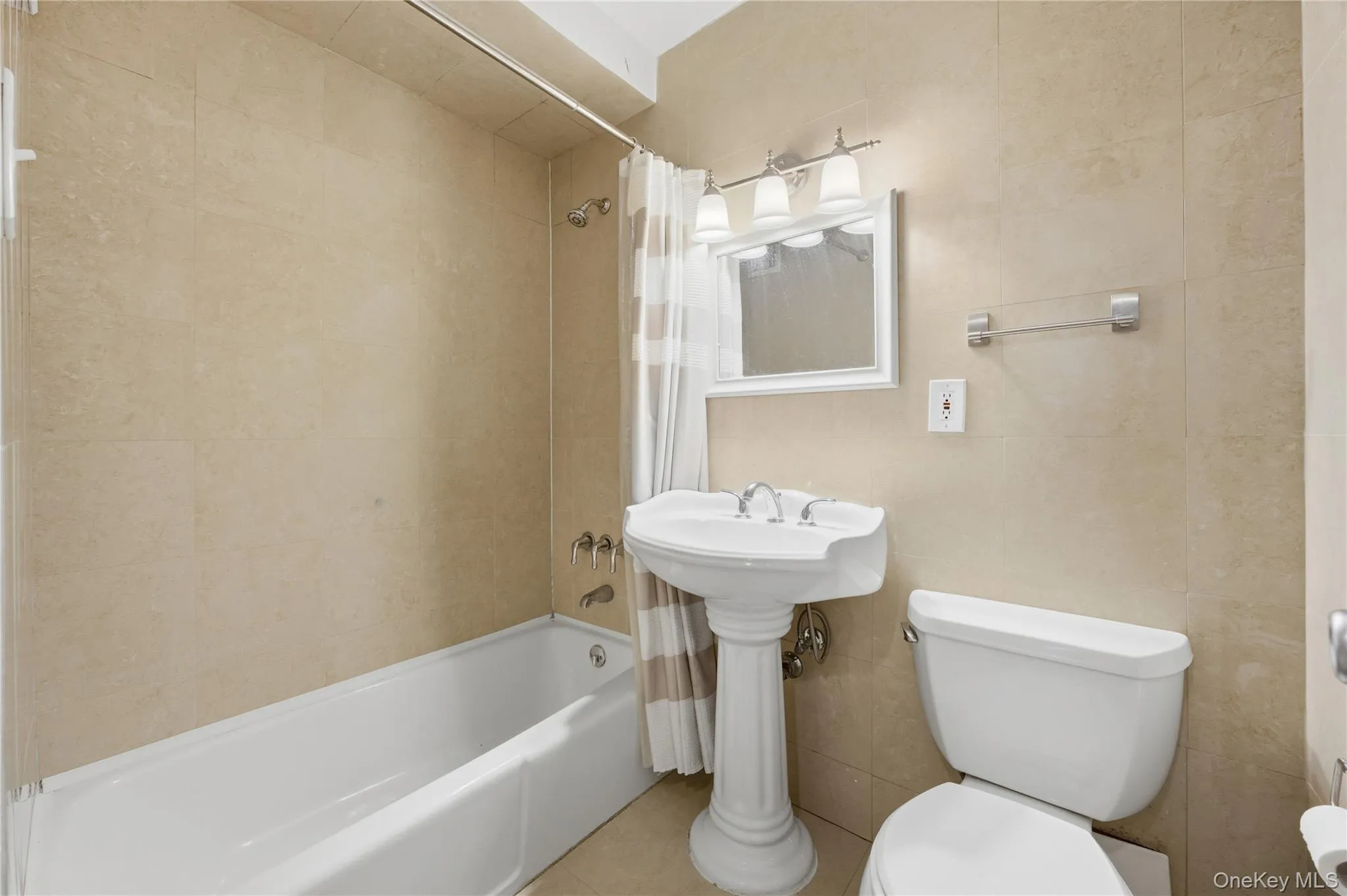 21 Fairview Avenue, Eastchester, NY, 2 Bedrooms Bedrooms, 5 Rooms Rooms,1 BathroomBathrooms,Residential Lease,For Rent,Fairview,0,960867 21 Fairview Avenue, Eastchester, NY, 2 Bedrooms Bedrooms, 5 Rooms Rooms,1 BathroomBathrooms,Residential Lease,For Rent,Fairview,0,960867
