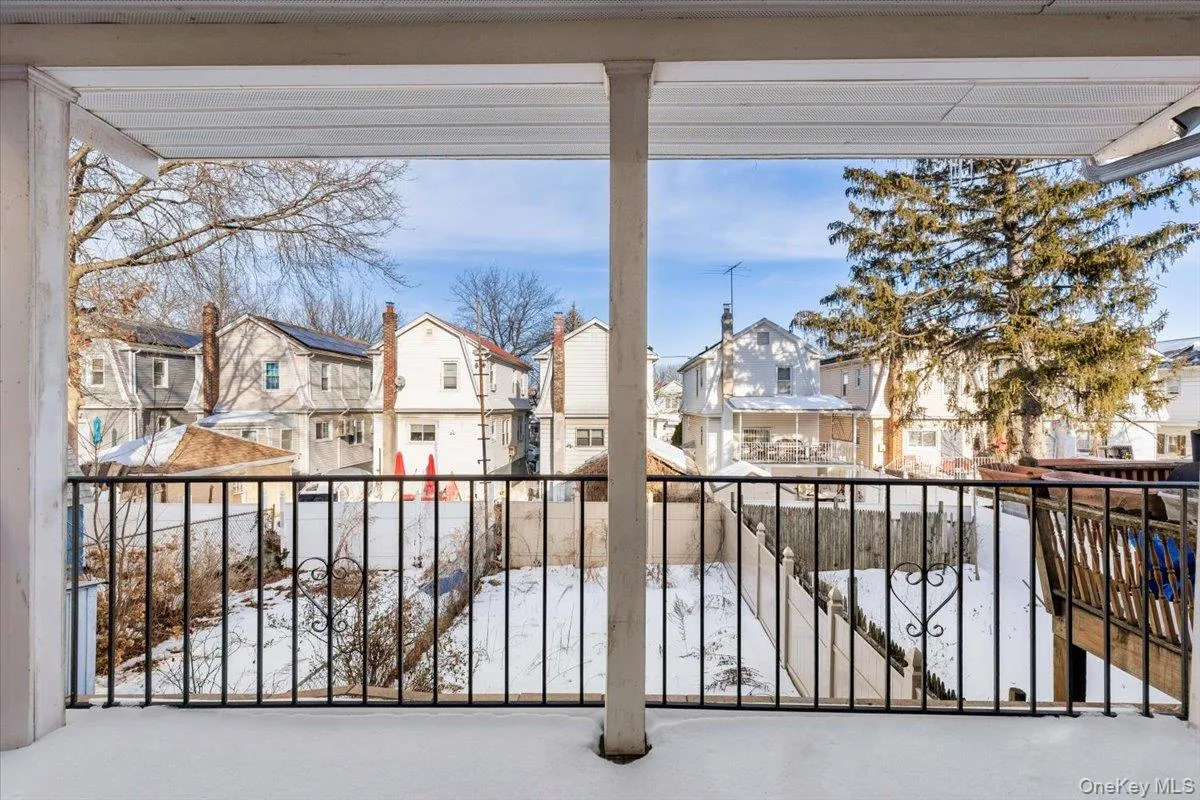 4220 Boyd Avenue, New York, NY, 3 Bedrooms Bedrooms, 5 Rooms Rooms,2 BathroomsBathrooms,Residential Sale,For Rent,Boyd,0,960886 4220 Boyd Avenue, New York, NY, 3 Bedrooms Bedrooms, 5 Rooms Rooms,2 BathroomsBathrooms,Residential Sale,For Rent,Boyd,0,960886