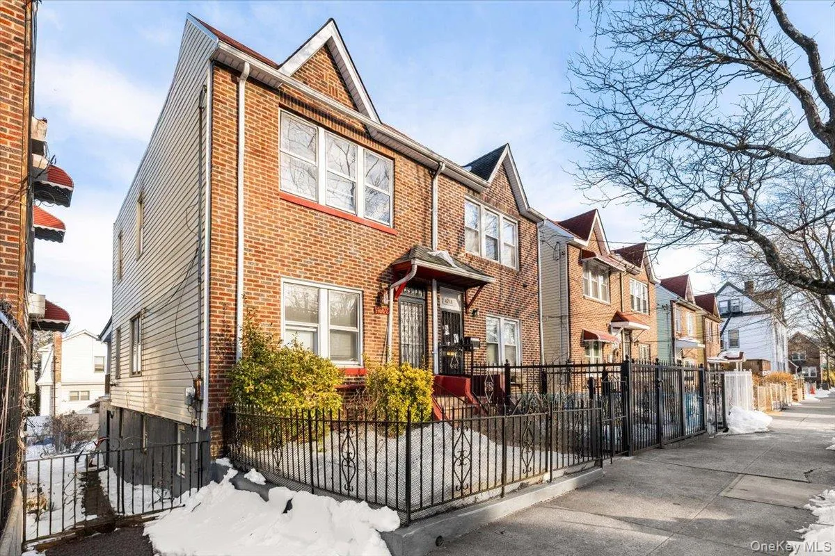 4220 Boyd Avenue, New York, NY, 3 Bedrooms Bedrooms, 5 Rooms Rooms,2 BathroomsBathrooms,Residential Sale,For Rent,Boyd,0,960886 4220 Boyd Avenue, New York, NY, 3 Bedrooms Bedrooms, 5 Rooms Rooms,2 BathroomsBathrooms,Residential Sale,For Rent,Boyd,0,960886