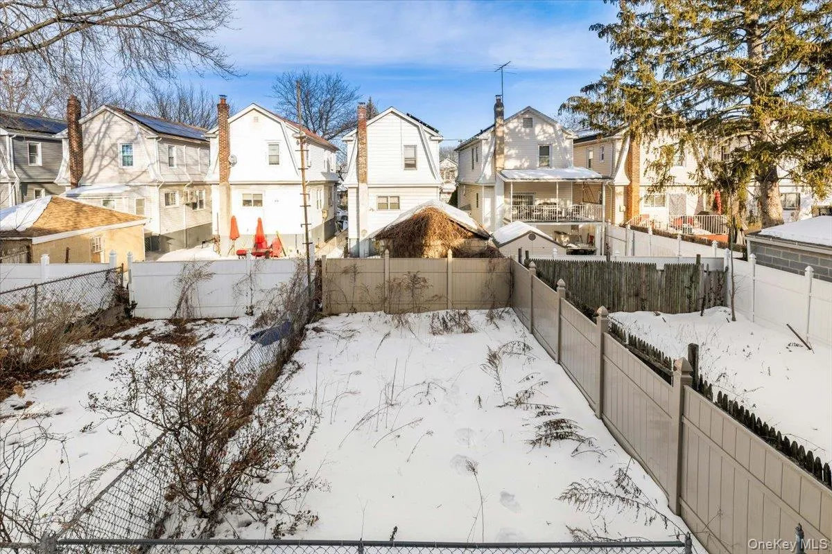 4220 Boyd Avenue, New York, NY, 3 Bedrooms Bedrooms, 5 Rooms Rooms,2 BathroomsBathrooms,Residential Sale,For Rent,Boyd,0,960886 4220 Boyd Avenue, New York, NY, 3 Bedrooms Bedrooms, 5 Rooms Rooms,2 BathroomsBathrooms,Residential Sale,For Rent,Boyd,0,960886