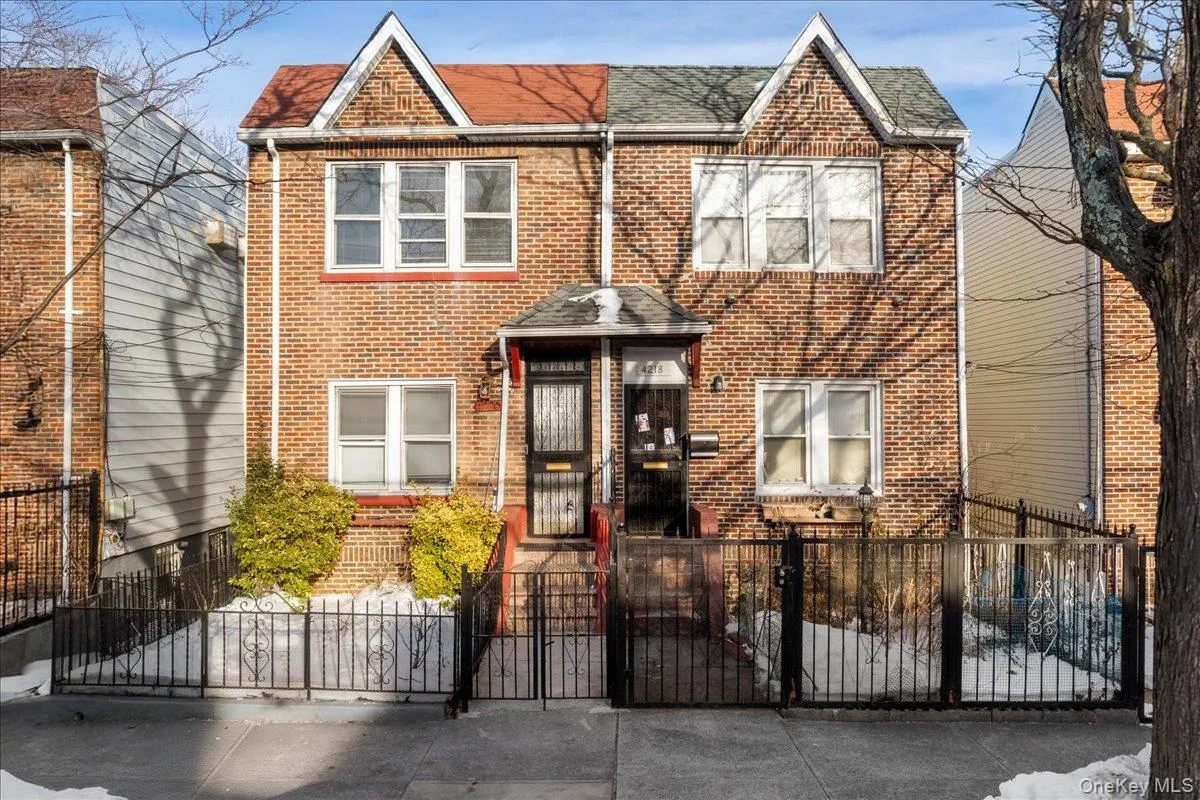 4220 Boyd Avenue, New York, NY, 3 Bedrooms Bedrooms, 5 Rooms Rooms,2 BathroomsBathrooms,Residential Sale,For Rent,Boyd,0,960886 4220 Boyd Avenue, New York, NY, 3 Bedrooms Bedrooms, 5 Rooms Rooms,2 BathroomsBathrooms,Residential Sale,For Rent,Boyd,0,960886