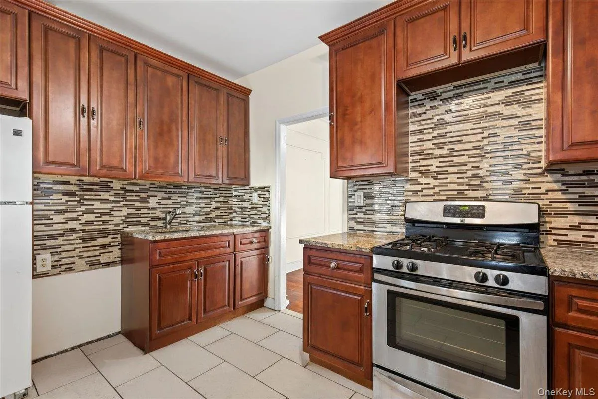 4220 Boyd Avenue, New York, NY, 3 Bedrooms Bedrooms, 5 Rooms Rooms,2 BathroomsBathrooms,Residential Sale,For Rent,Boyd,0,960886 4220 Boyd Avenue, New York, NY, 3 Bedrooms Bedrooms, 5 Rooms Rooms,2 BathroomsBathrooms,Residential Sale,For Rent,Boyd,0,960886