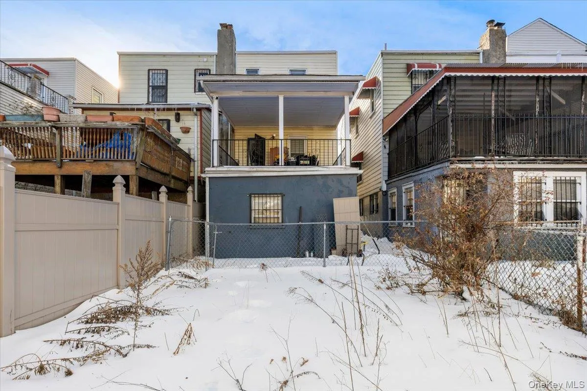 4220 Boyd Avenue, New York, NY, 3 Bedrooms Bedrooms, 5 Rooms Rooms,2 BathroomsBathrooms,Residential Sale,For Rent,Boyd,0,960886 4220 Boyd Avenue, New York, NY, 3 Bedrooms Bedrooms, 5 Rooms Rooms,2 BathroomsBathrooms,Residential Sale,For Rent,Boyd,0,960886