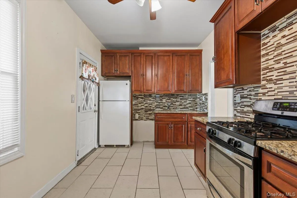 4220 Boyd Avenue, New York, NY, 3 Bedrooms Bedrooms, 5 Rooms Rooms,2 BathroomsBathrooms,Residential Sale,For Rent,Boyd,0,960886 4220 Boyd Avenue, New York, NY, 3 Bedrooms Bedrooms, 5 Rooms Rooms,2 BathroomsBathrooms,Residential Sale,For Rent,Boyd,0,960886