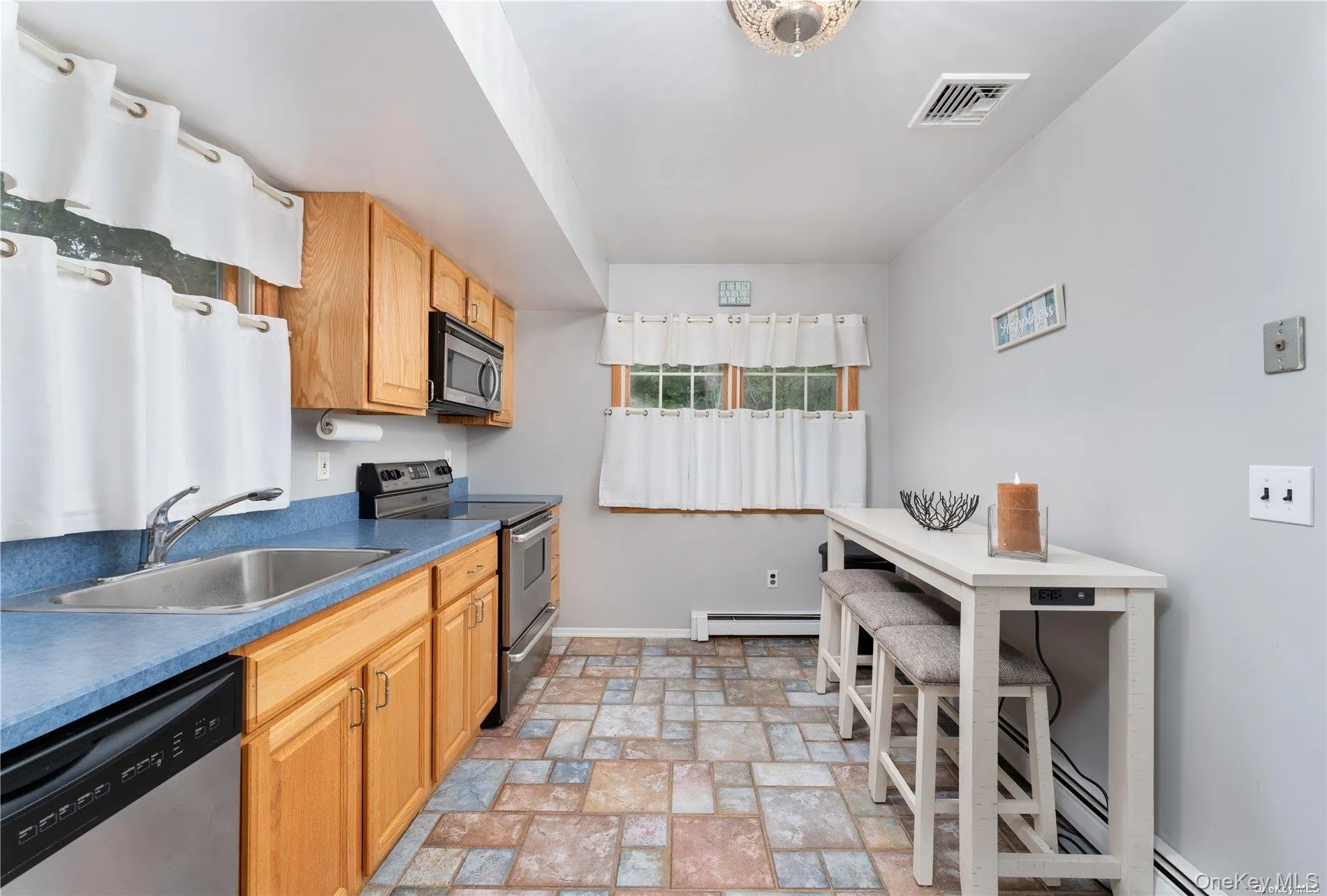 8 Wakeman Court, Southampton, NY, 4 Bedrooms Bedrooms, 11 Rooms Rooms,3 BathroomsBathrooms,Residential Lease,For Rent,Wakeman,0,960898 8 Wakeman Court, Southampton, NY, 4 Bedrooms Bedrooms, 11 Rooms Rooms,3 BathroomsBathrooms,Residential Lease,For Rent,Wakeman,0,960898