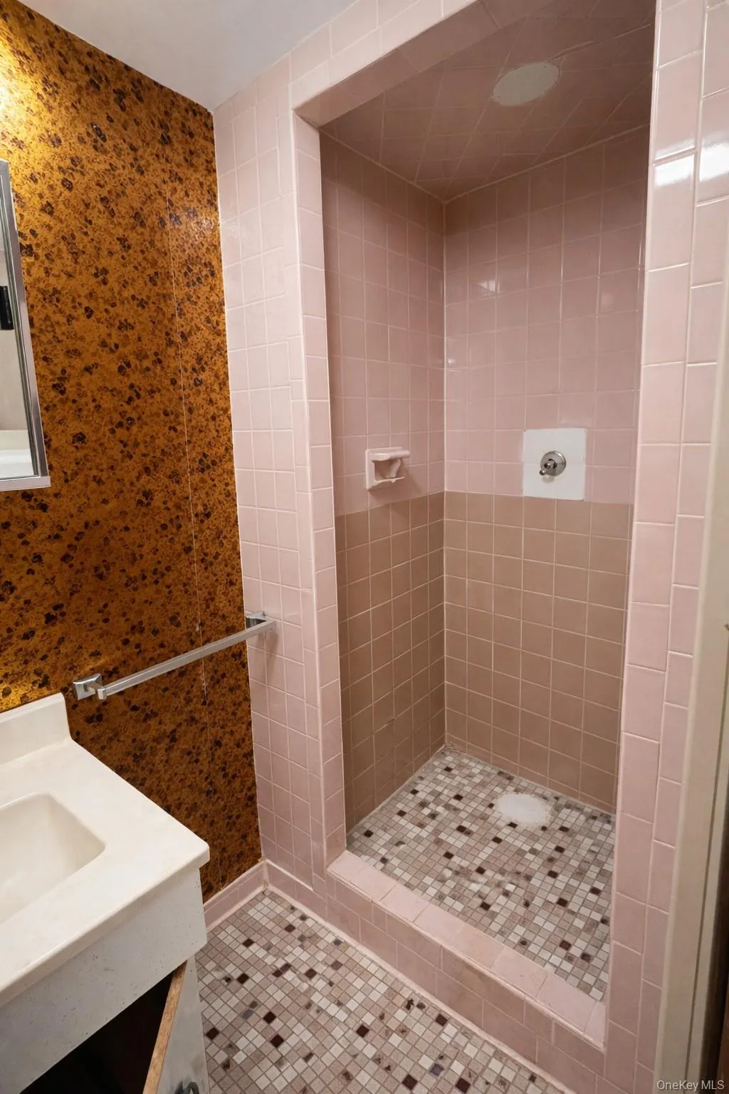 85-32 68th Avenue, New York, NY, 3 Bedrooms Bedrooms, 7 Rooms Rooms,1 BathroomBathrooms,Residential,For Rent,68th,0,960910 85-32 68th Avenue, New York, NY, 3 Bedrooms Bedrooms, 7 Rooms Rooms,1 BathroomBathrooms,Residential,For Rent,68th,0,960910