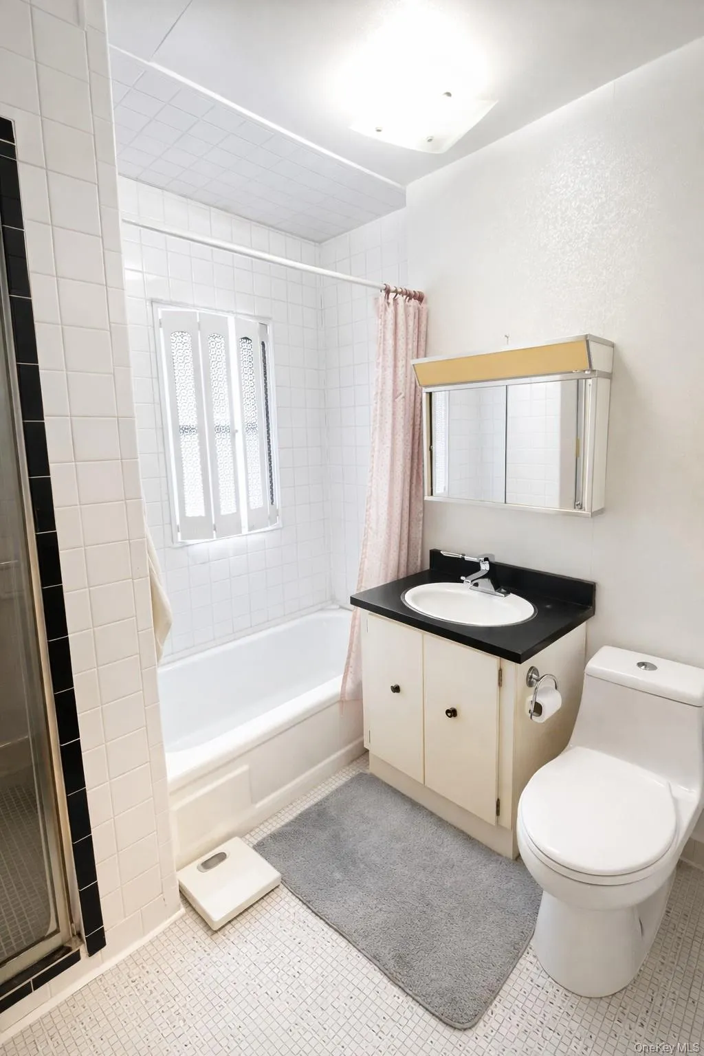 85-32 68th Avenue, New York, NY, 3 Bedrooms Bedrooms, 7 Rooms Rooms,1 BathroomBathrooms,Residential,For Rent,68th,0,960910 85-32 68th Avenue, New York, NY, 3 Bedrooms Bedrooms, 7 Rooms Rooms,1 BathroomBathrooms,Residential,For Rent,68th,0,960910