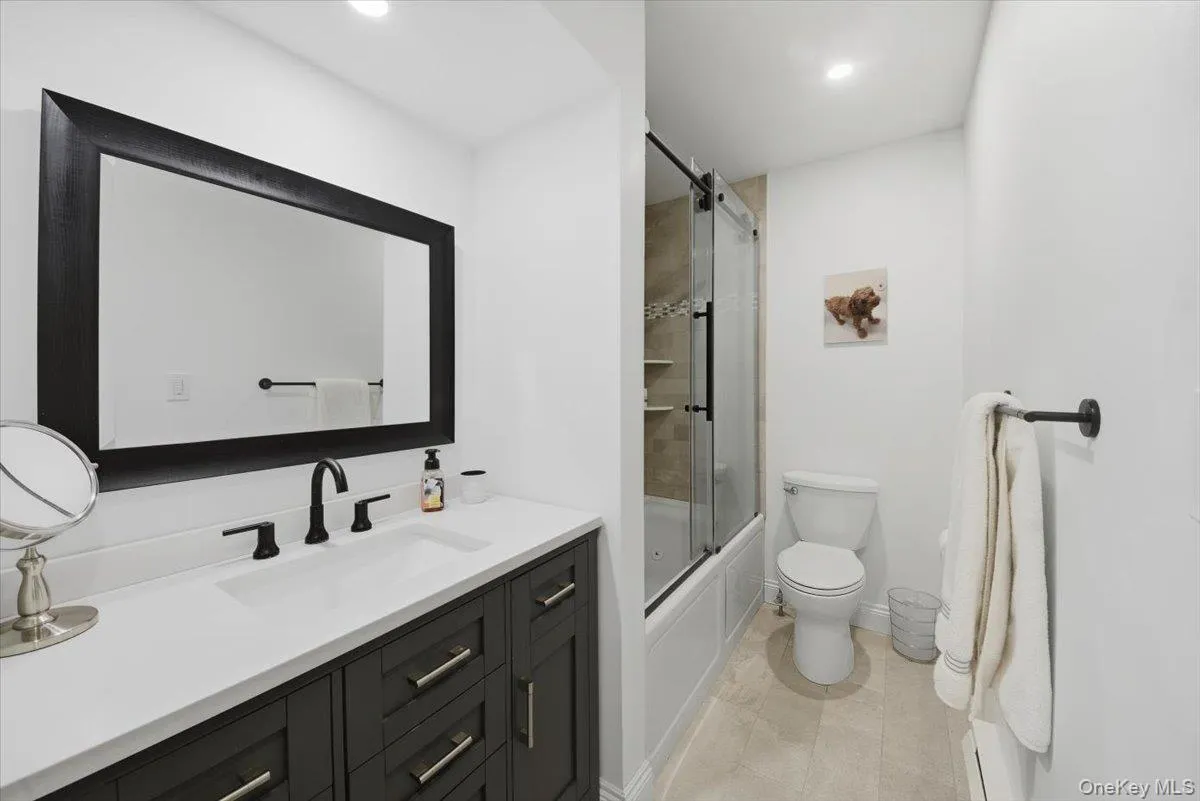 180 Heritage Hills, Somers, NY, 1 Bedroom Bedrooms, 4 Rooms Rooms,1 BathroomBathrooms,Residential Lease,For Rent,Heritage,0,960915 180 Heritage Hills, Somers, NY, 1 Bedroom Bedrooms, 4 Rooms Rooms,1 BathroomBathrooms,Residential Lease,For Rent,Heritage,0,960915