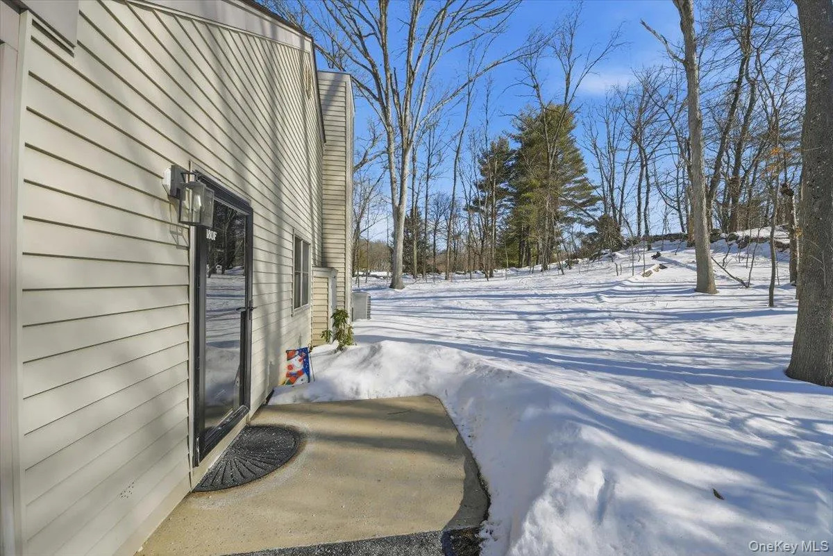 180 Heritage Hills, Somers, NY, 1 Bedroom Bedrooms, 4 Rooms Rooms,1 BathroomBathrooms,Residential Lease,For Rent,Heritage,0,960915 180 Heritage Hills, Somers, NY, 1 Bedroom Bedrooms, 4 Rooms Rooms,1 BathroomBathrooms,Residential Lease,For Rent,Heritage,0,960915