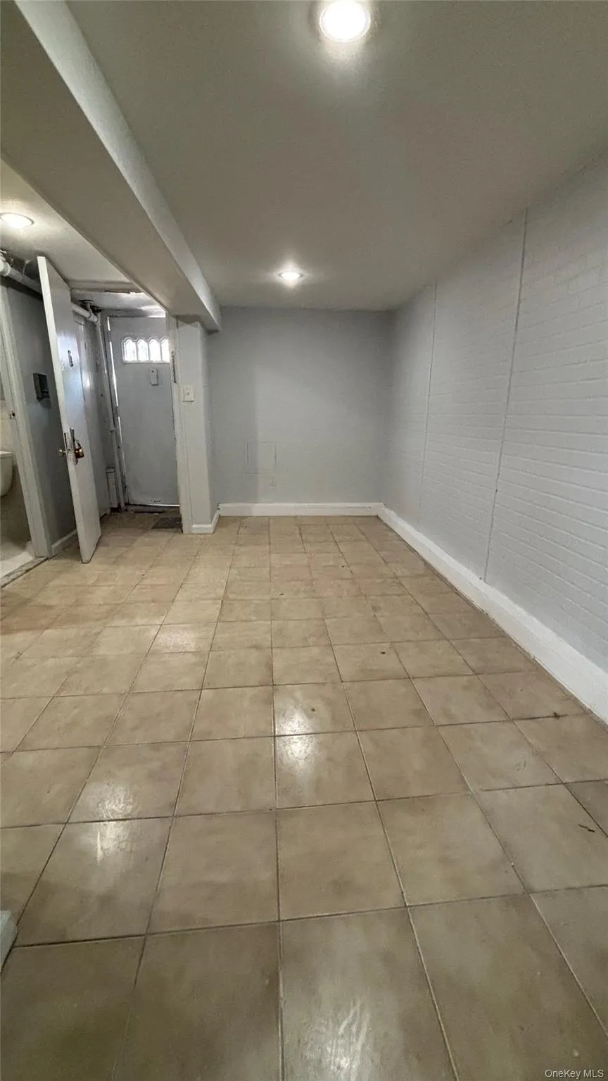 1527 172nd Street, New York, NY, 2 Bedrooms Bedrooms, 4 Rooms Rooms,1 BathroomBathrooms,Residential Lease,For Rent,172nd,0,960947 1527 172nd Street, New York, NY, 2 Bedrooms Bedrooms, 4 Rooms Rooms,1 BathroomBathrooms,Residential Lease,For Rent,172nd,0,960947