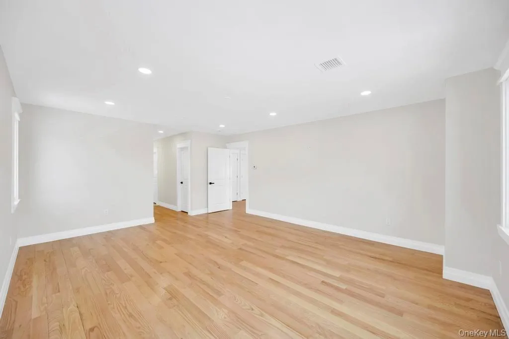 351 Concord Avenue, Hempstead, NY, 5 Bedrooms Bedrooms, 8 Rooms Rooms,4 BathroomsBathrooms,Residential,For Rent,Concord,0,960956 351 Concord Avenue, Hempstead, NY, 5 Bedrooms Bedrooms, 8 Rooms Rooms,4 BathroomsBathrooms,Residential,For Rent,Concord,0,960956