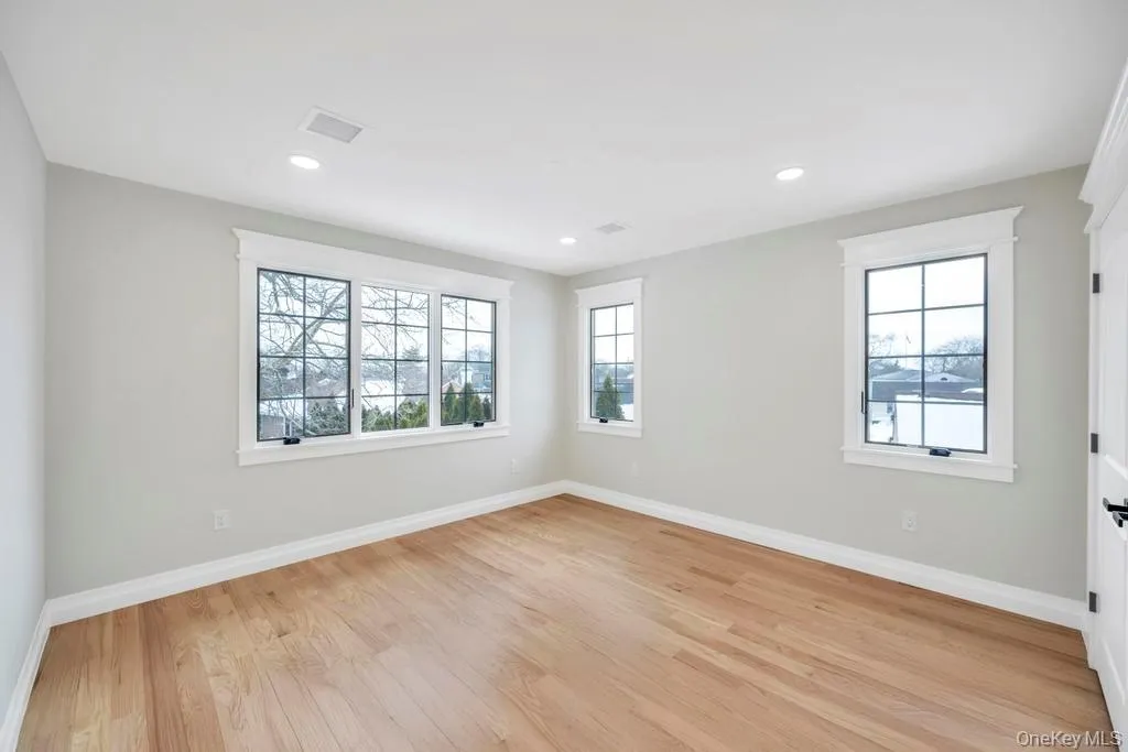 351 Concord Avenue, Hempstead, NY, 5 Bedrooms Bedrooms, 8 Rooms Rooms,4 BathroomsBathrooms,Residential,For Rent,Concord,0,960956 351 Concord Avenue, Hempstead, NY, 5 Bedrooms Bedrooms, 8 Rooms Rooms,4 BathroomsBathrooms,Residential,For Rent,Concord,0,960956