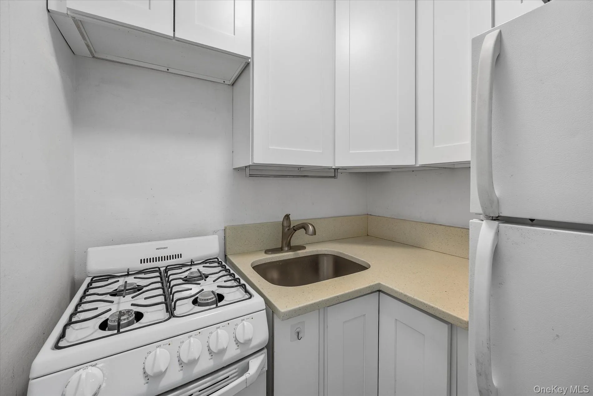 39-76 57th Street, New York, NY, 1 Bedroom Bedrooms, 3 Rooms Rooms,1 BathroomBathrooms,Residential,For Rent,57th,0,960960 39-76 57th Street, New York, NY, 1 Bedroom Bedrooms, 3 Rooms Rooms,1 BathroomBathrooms,Residential,For Rent,57th,0,960960