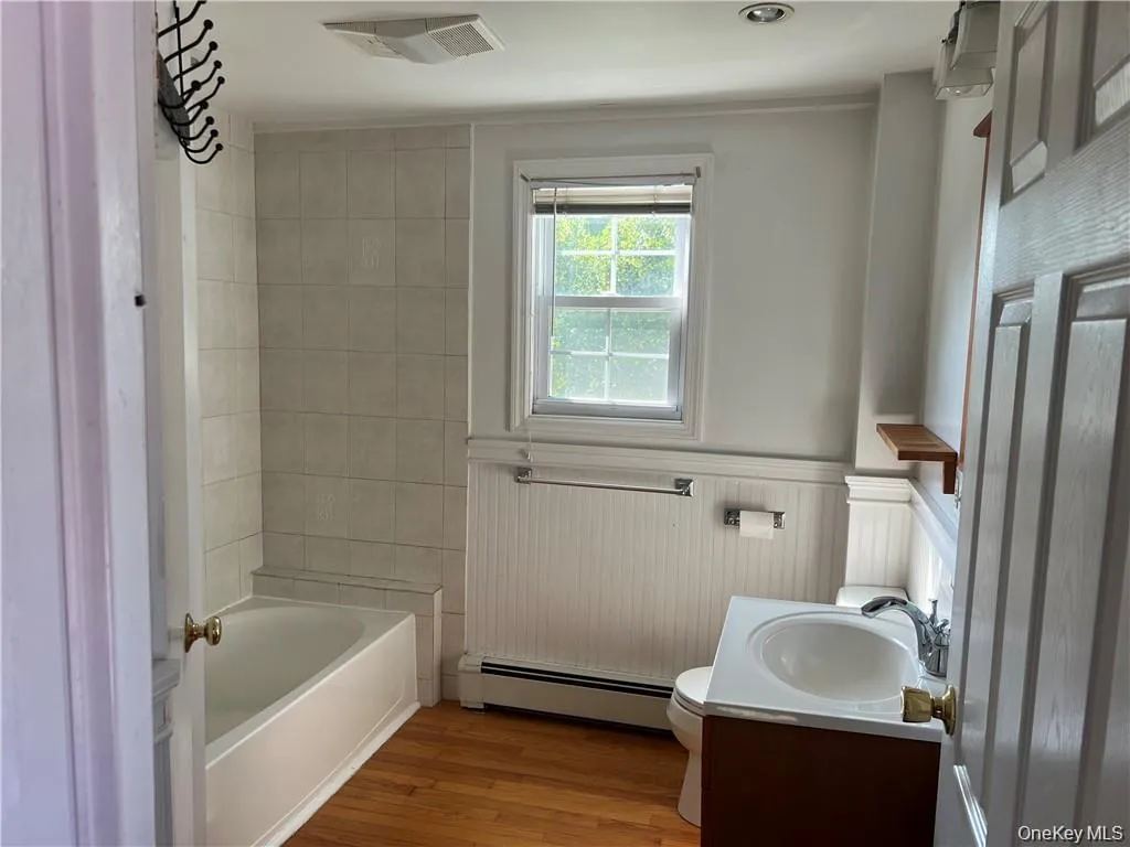 10 Overlook Avenue, Beacon, NY, 2 Bedrooms Bedrooms, 6 Rooms Rooms,2 BathroomsBathrooms,Residential Lease,For Rent,Overlook Avenue,0,961027 10 Overlook Avenue, Beacon, NY, 2 Bedrooms Bedrooms, 6 Rooms Rooms,2 BathroomsBathrooms,Residential Lease,For Rent,Overlook Avenue,0,961027